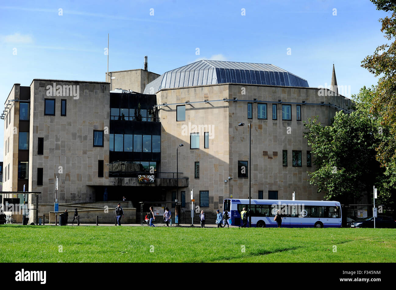 La Cour de comté et de la Couronne de Bolton, Bolton, Rue Blackhorse. Photo par Paul Heyes, mardi 29 septembre, 2015. Banque D'Images