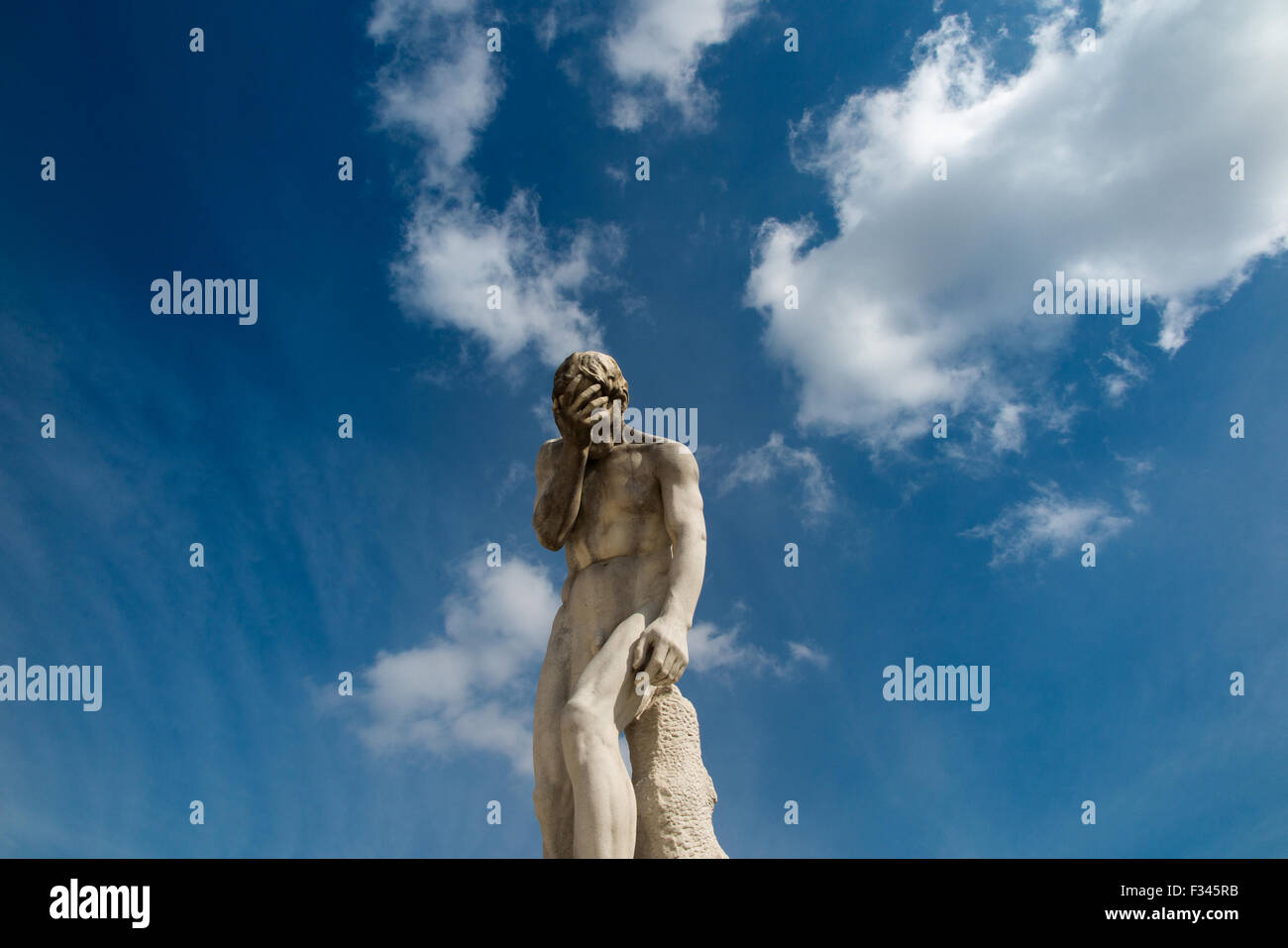 Statue dans le Jardin des Tuileries, Paris, France Banque D'Images