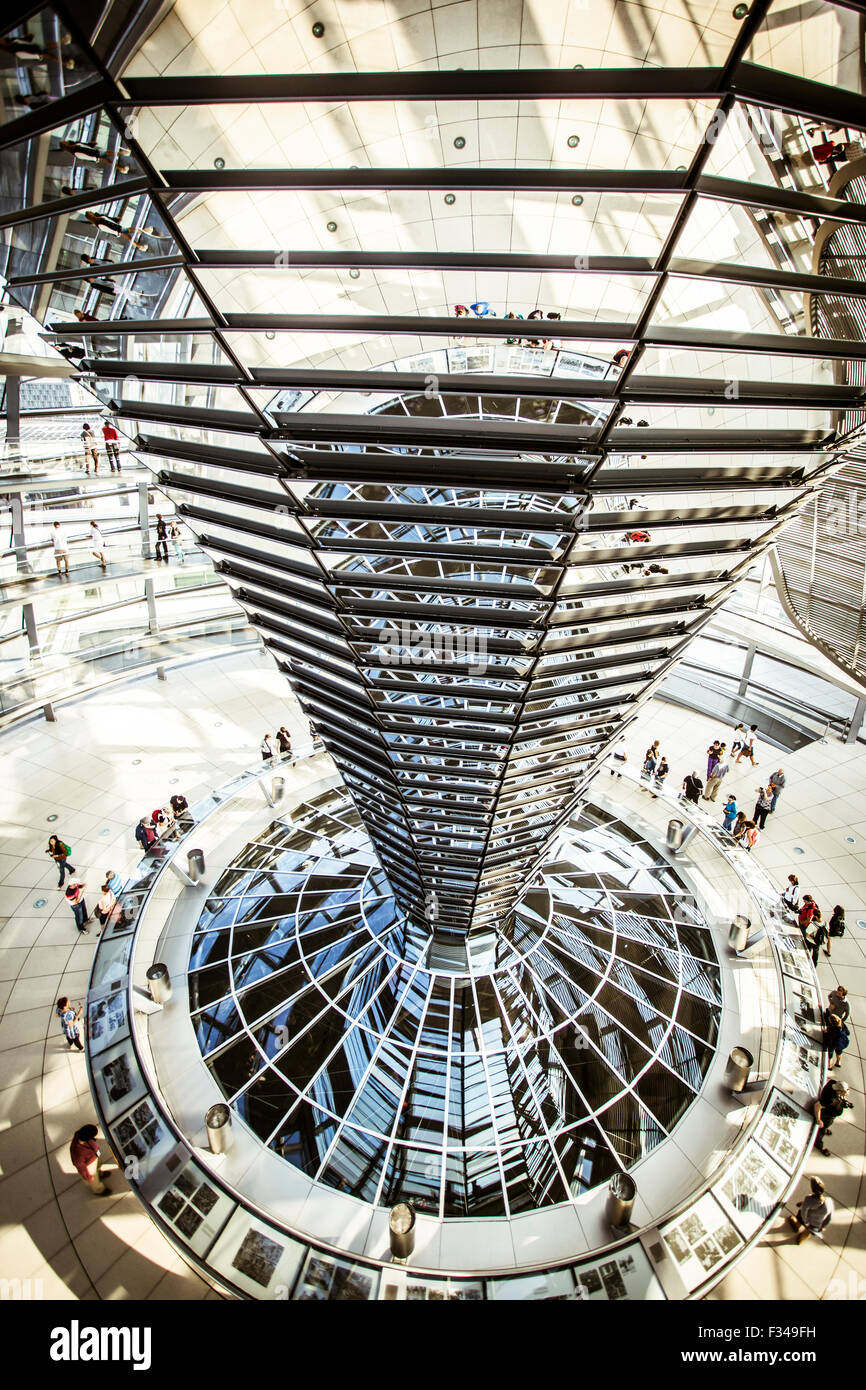 Coupole du Reichstag à Berlin, Allemagne Banque D'Images