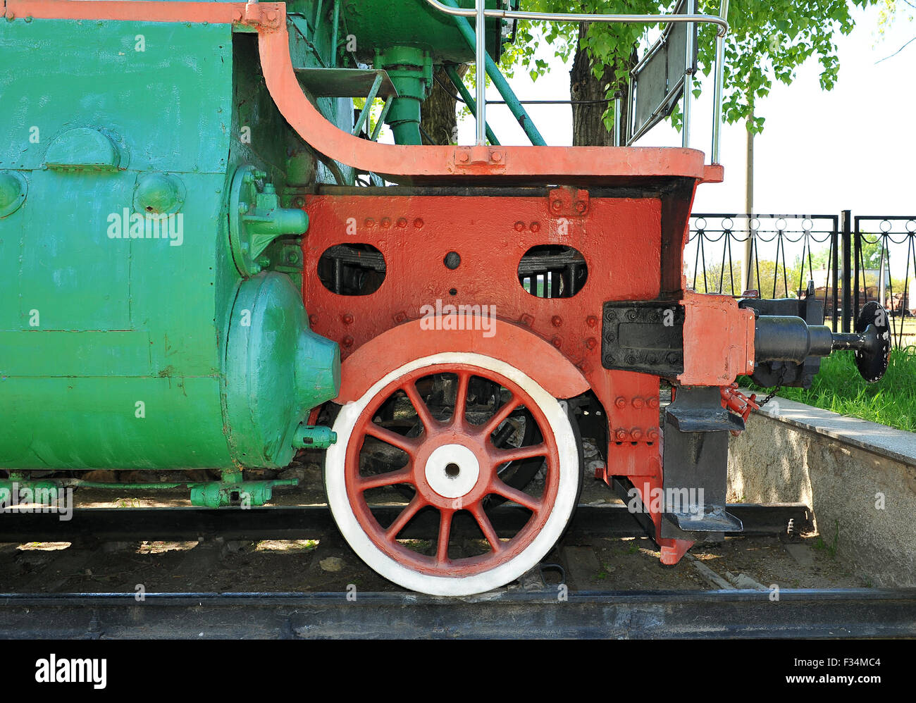 Très vieille roue de train. Banque D'Images