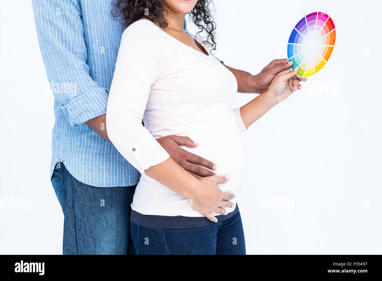Au milieu du mari avec son épouse tenant la roue Banque D'Images