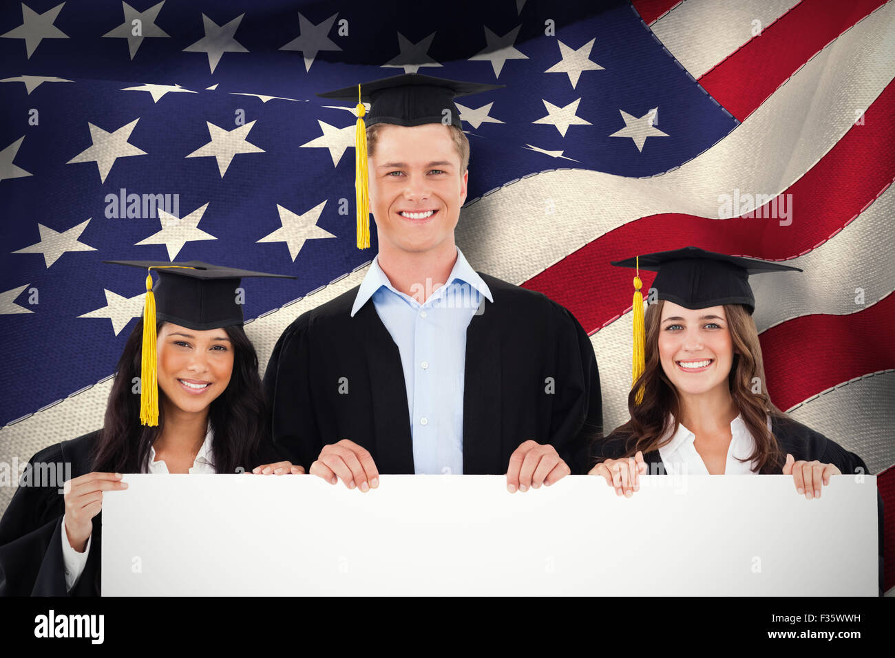 Image composite de trois étudiants ont obtenu leur diplôme holding a blank poster Banque D'Images
