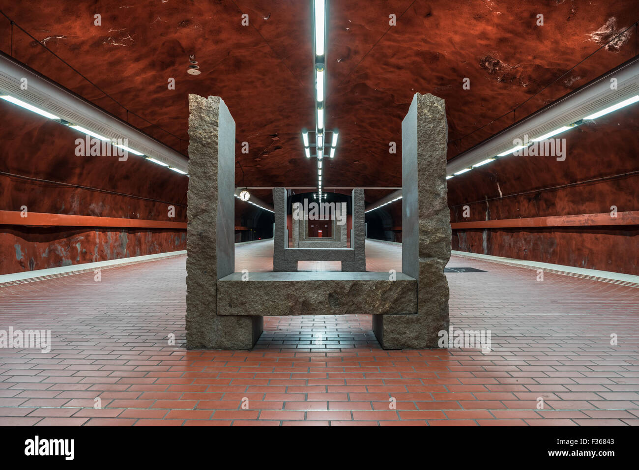 À l'intérieur de la station de métro Skarpnäck à Stockholm Tunnelbana Banque D'Images