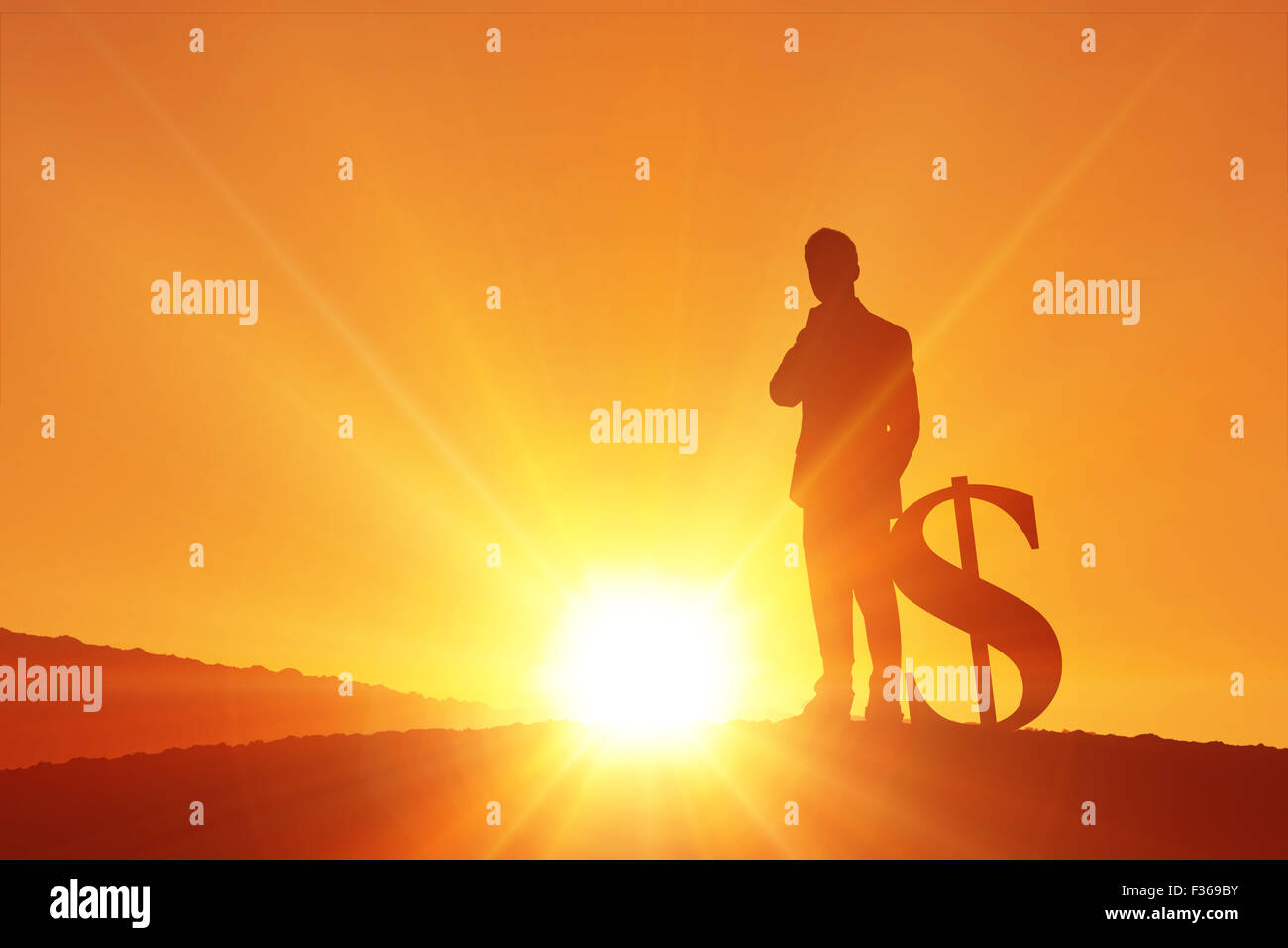 Image composite de silhouette à côté du symbole dollar Banque D'Images