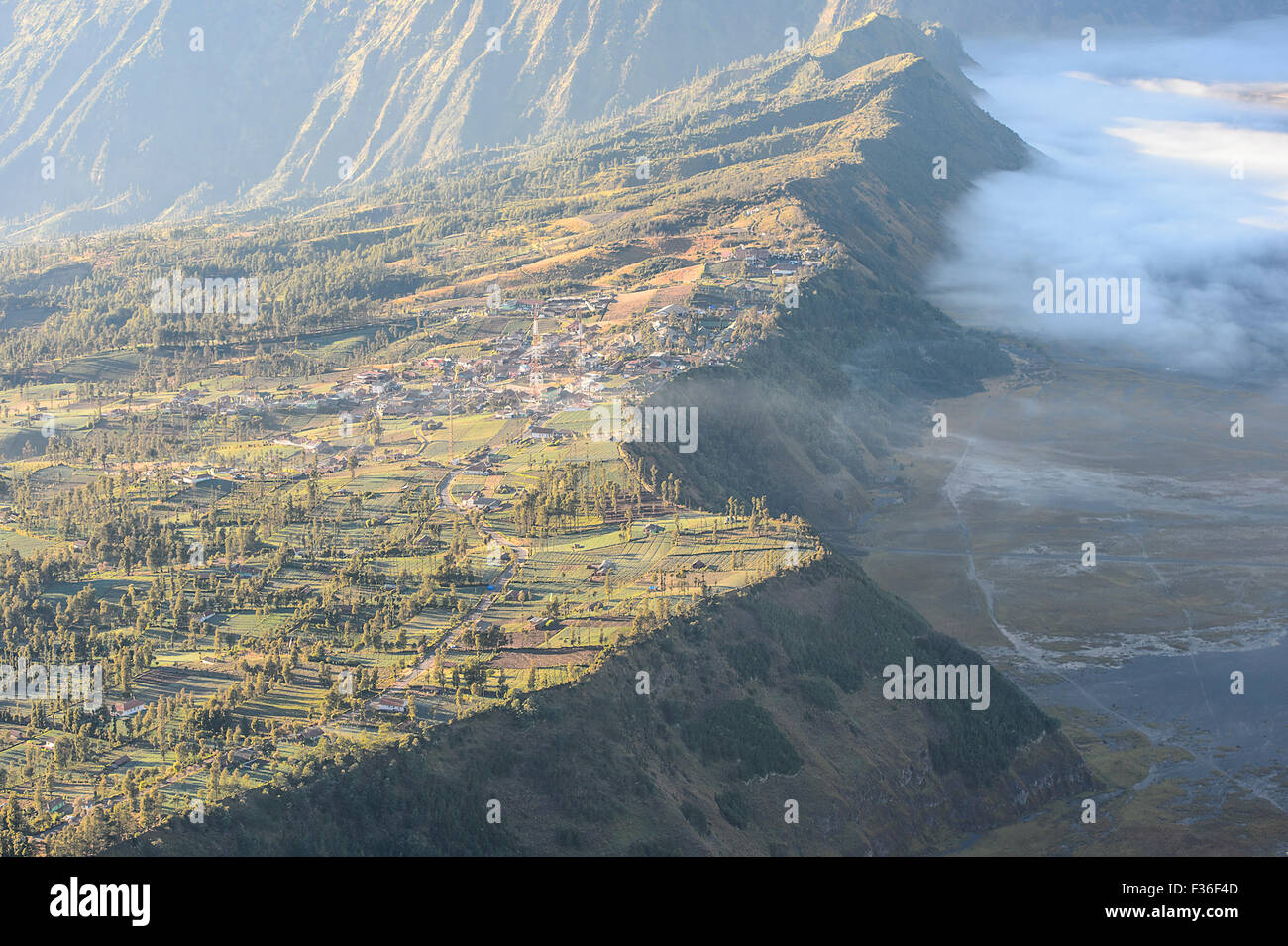 Surabaya, Indonesia-July Cemoro Lawang 31,2015 : Highland Village de Parc National de Bromo Tengger Semeru, l'Est de Java, Indonésie. Banque D'Images
