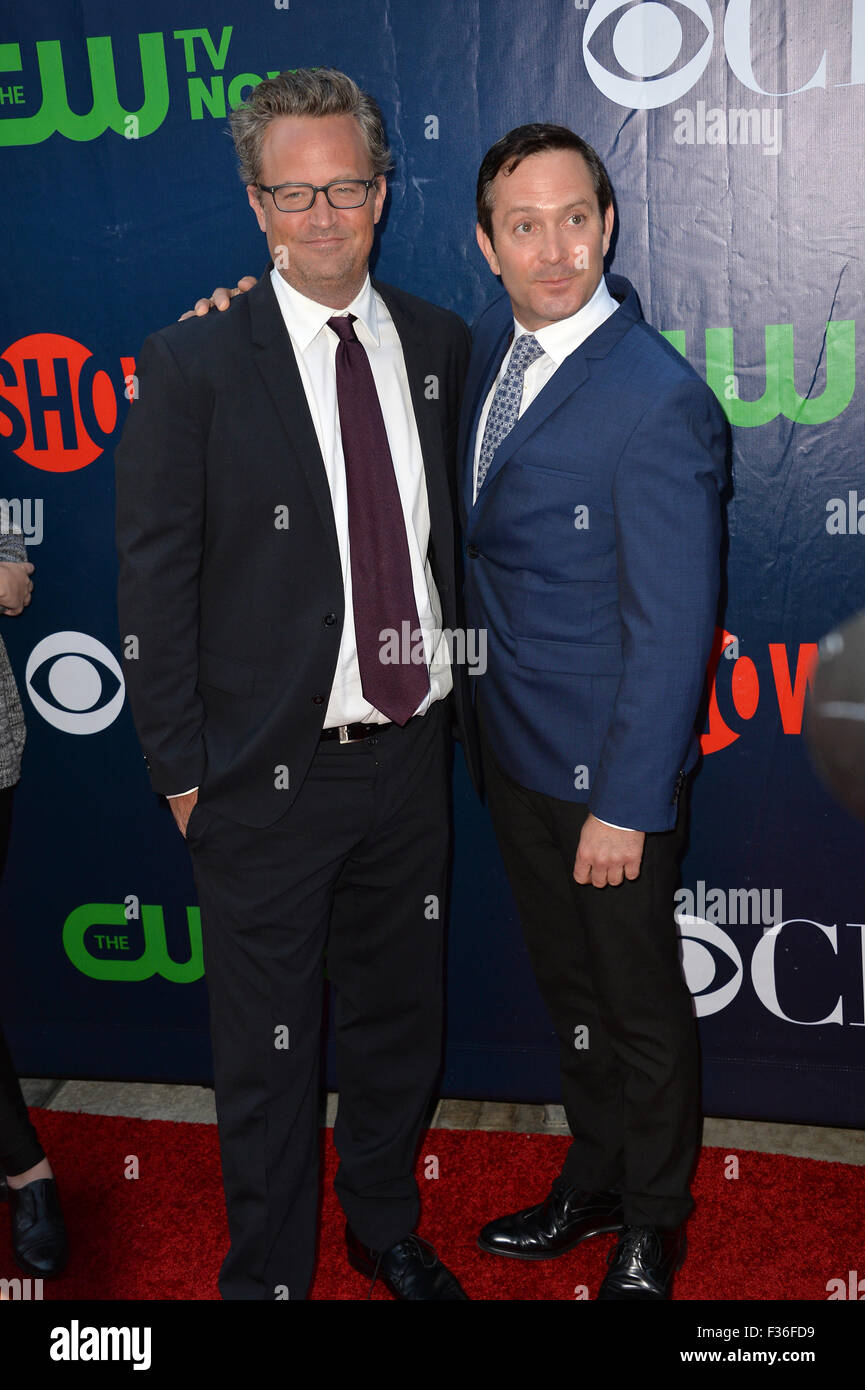 LOS ANGELES, CA - le 10 août 2015 : Matthew Perry & Thomas Lennon à la CBS - Showtime et CW TCA Summer Party au Pacific Design Center, West Hollywood. Banque D'Images