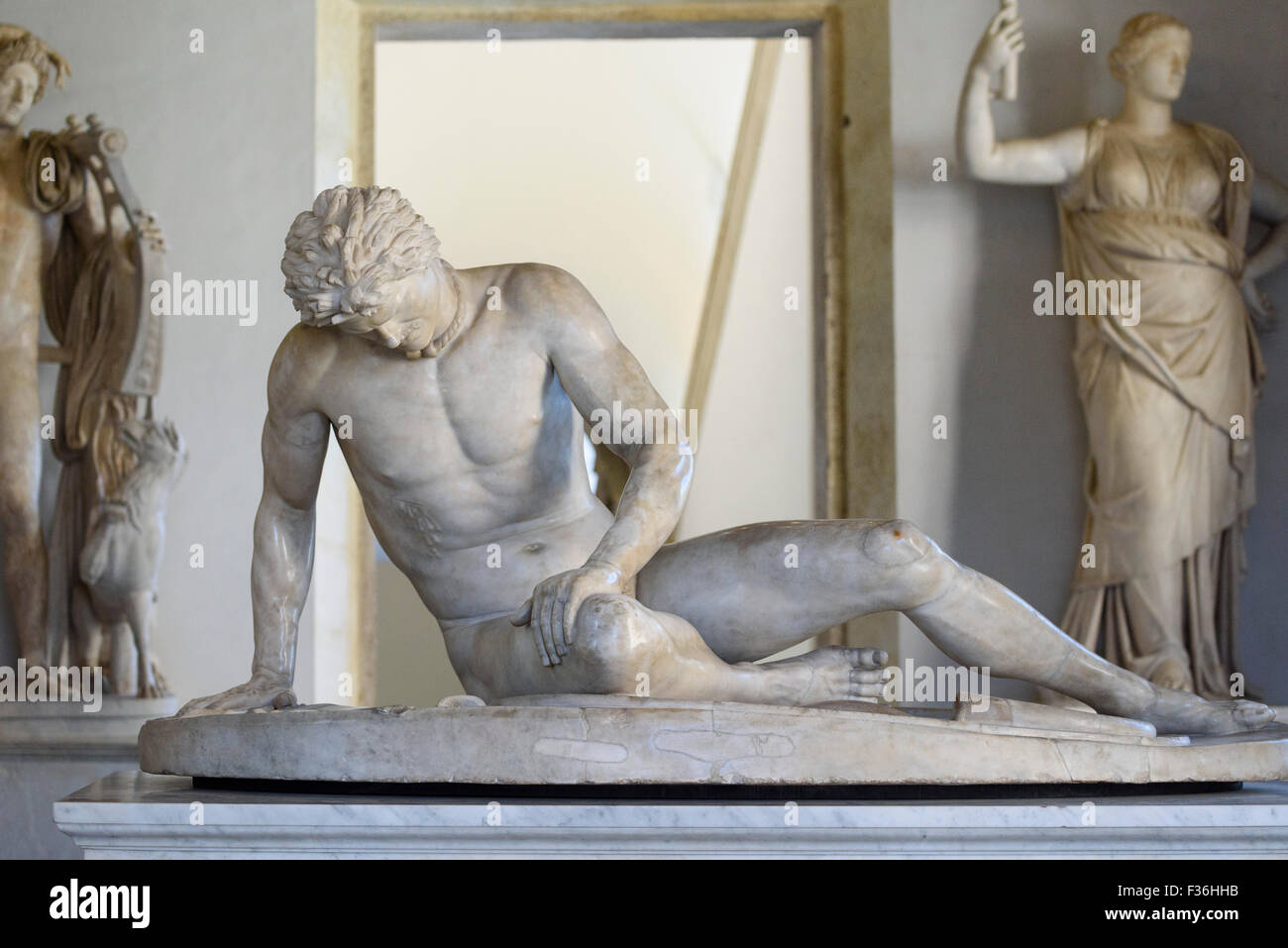 Rome. L'Italie. Le Musée du Capitole. Les mourants Gaul (gladiateur), Copie romaine d'un original grec du travail 3e C BC. Banque D'Images