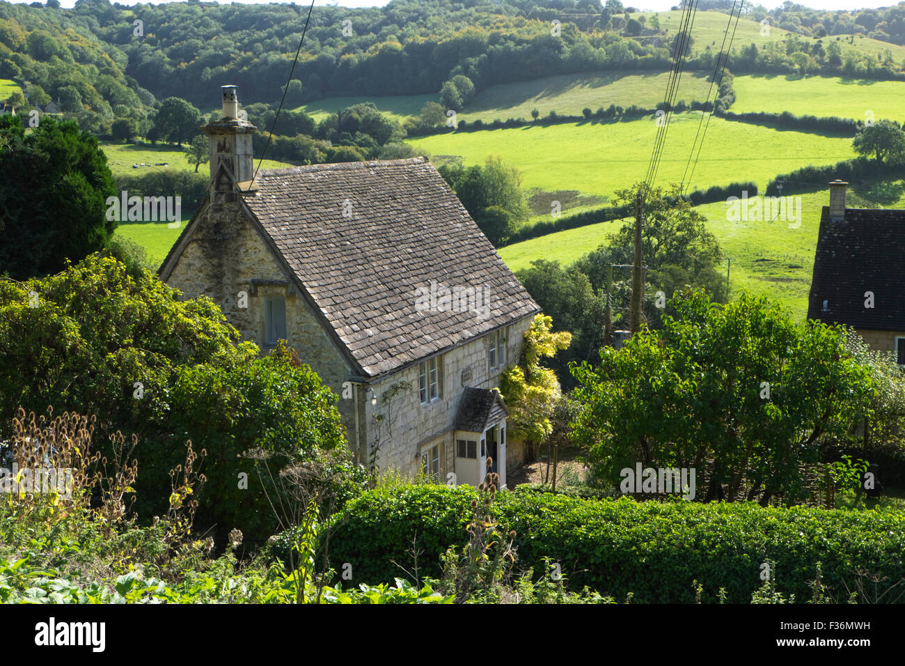 Dvls est un village de la région des Cotswolds, à proximité de Painswick et Stroud Gloucestershire UK. L'auteur de la maison Fomerly Laurie Lee qui a écrit le cidre avec Rosie. Banque D'Images