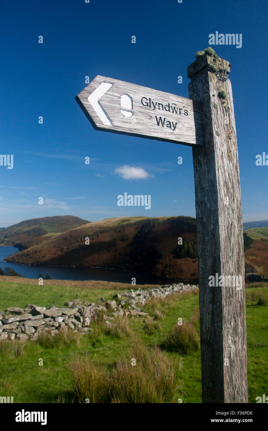 Glyndwr's Way national trail sign Llyn Clywedog Powys Pays de Galles UK Banque D'Images