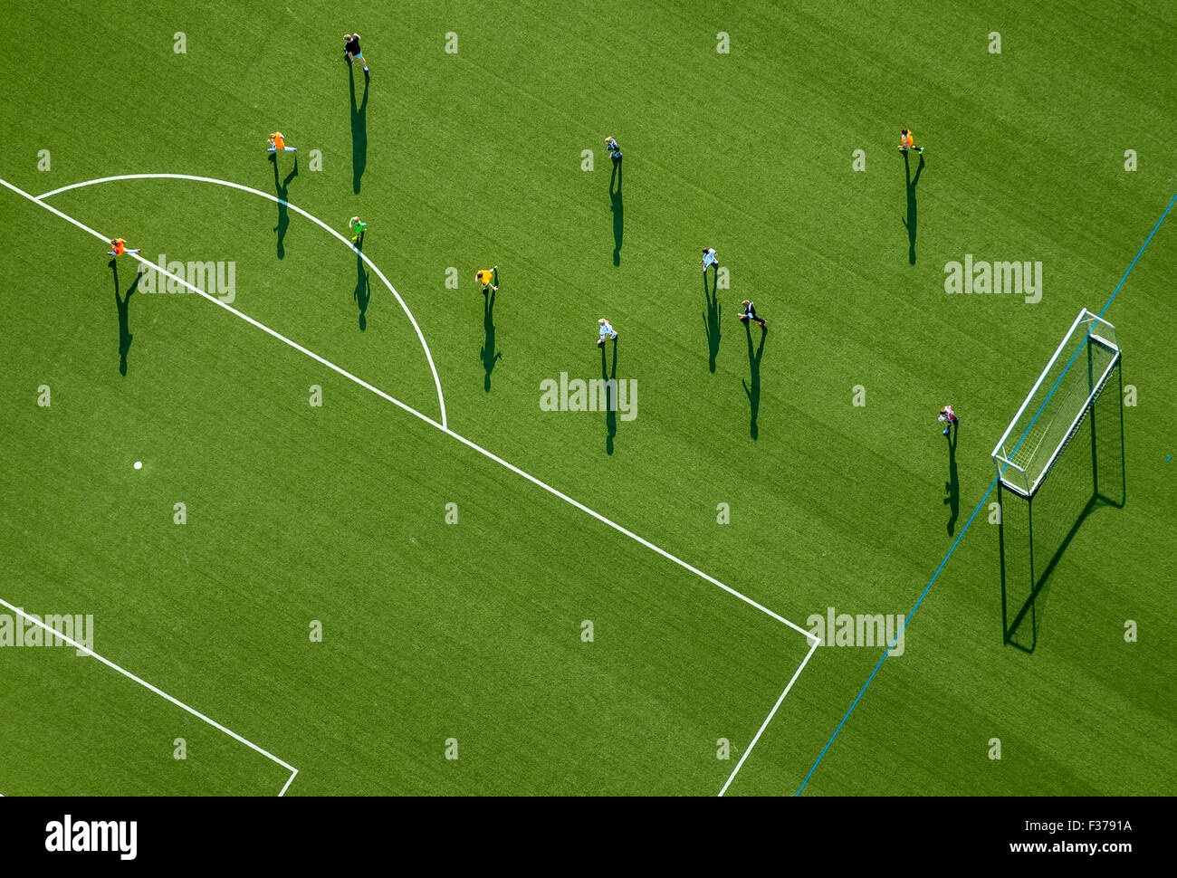 La formation du football sur un terrain de sport, le stade en Haßlinghausen, Sprockhövel, Rhénanie du Nord-Westphalie, Allemagne Banque D'Images