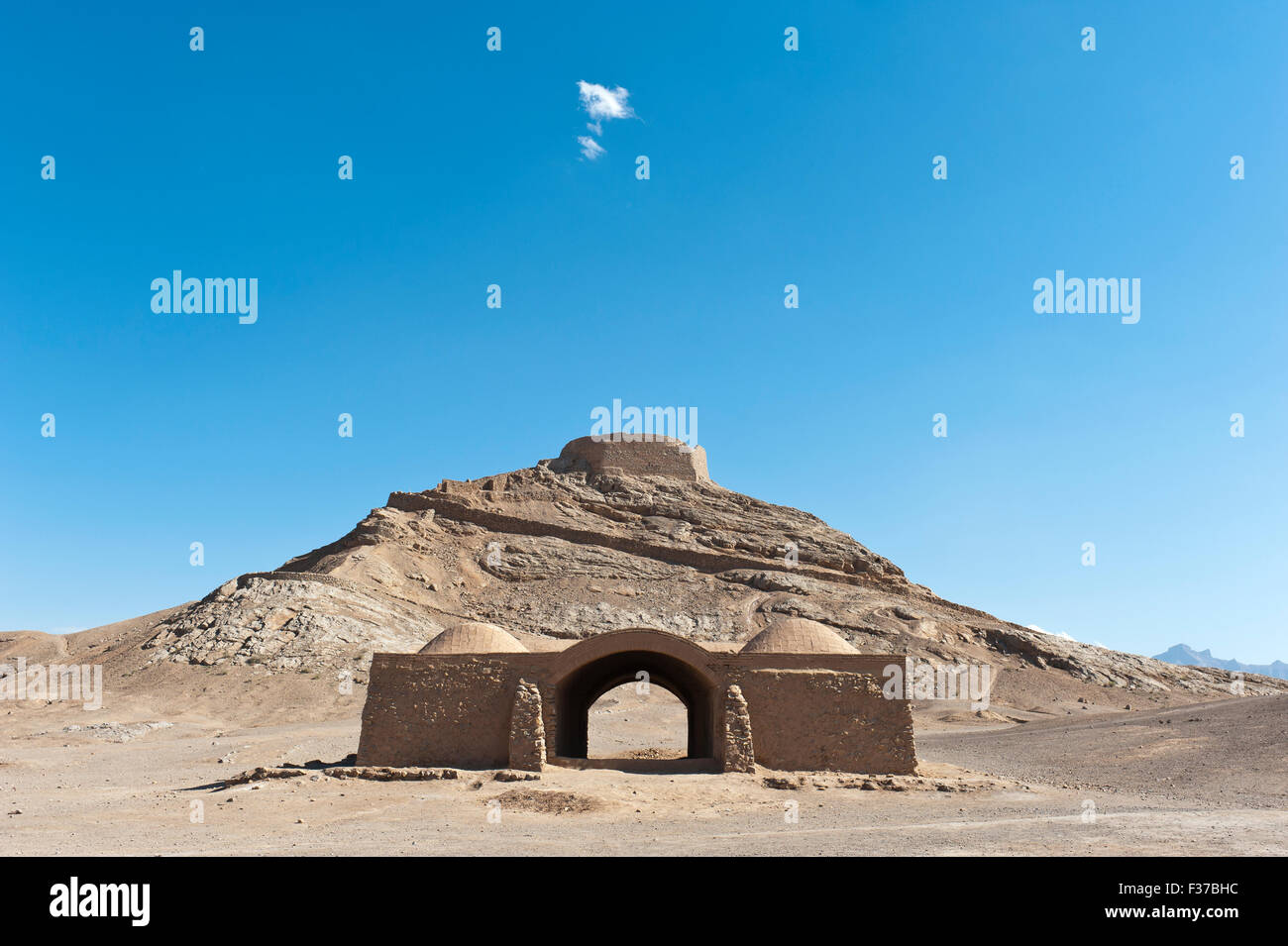Dakhma, les tours du silence, lieu de sépulture du ciel, Yazd, Iran Banque D'Images