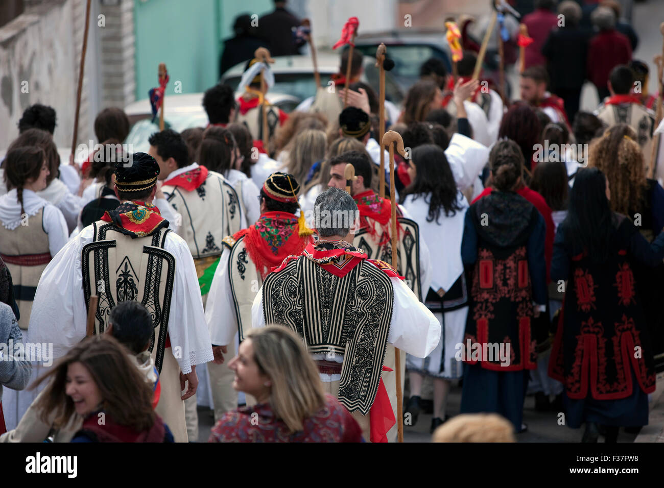 Les valaques portant des costumes traditionnels lors de l'assemblée annuelle de mariage valaque sur Ash lundi dans le cadre d'un rituel bachiques à Thèbes. Grèce Banque D'Images