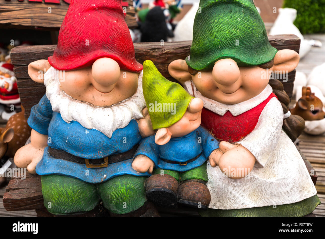 Les nains de jardin. Centre de jardin. England Uk image pédagogique jardinage Banque D'Images