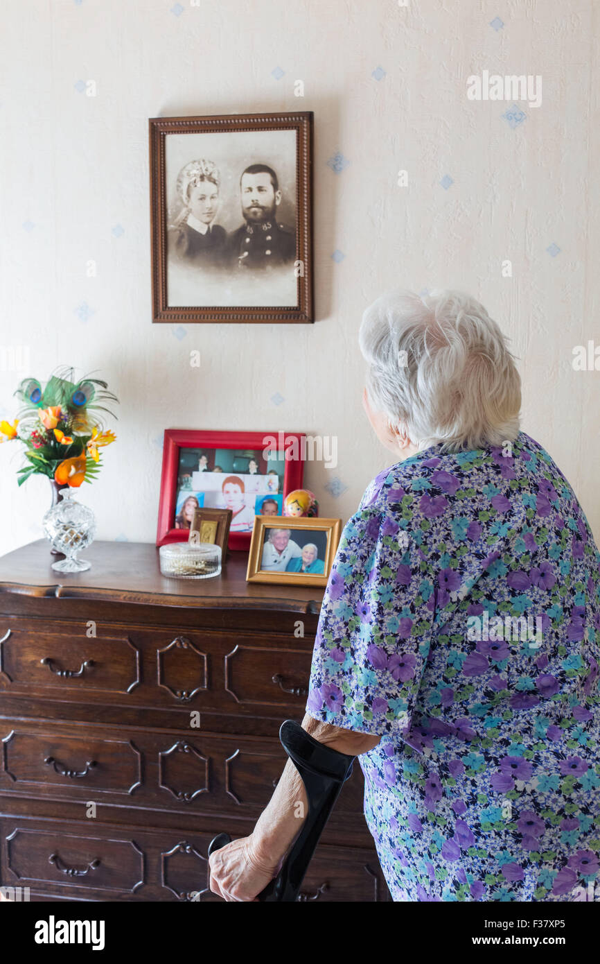 97 ans femme au foyer. Banque D'Images