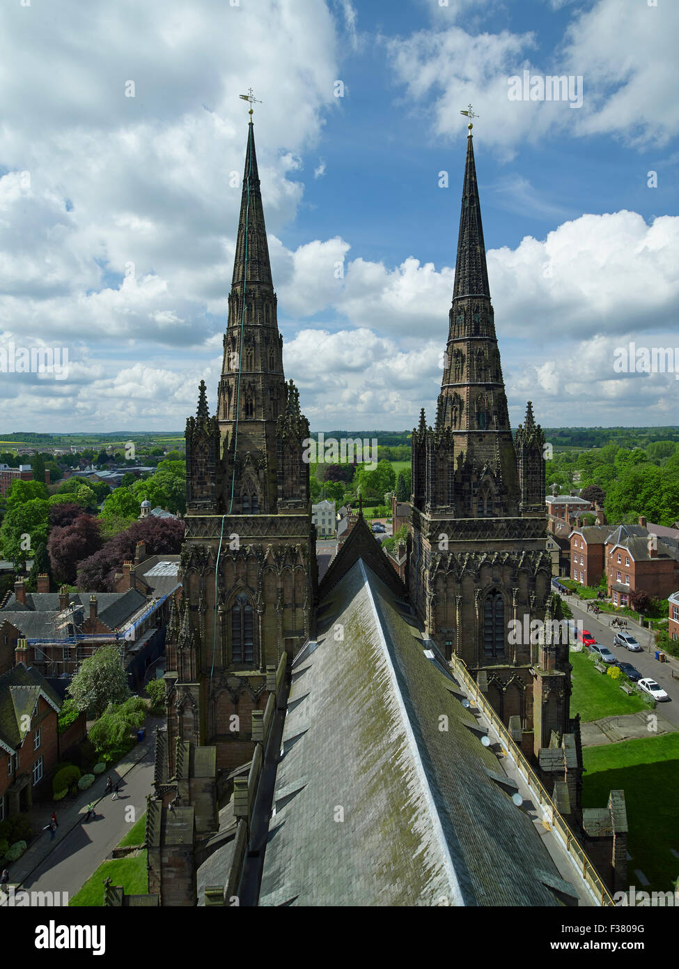 Les clochers de l'ouest de la cathédrale de Lichfield Banque D'Images