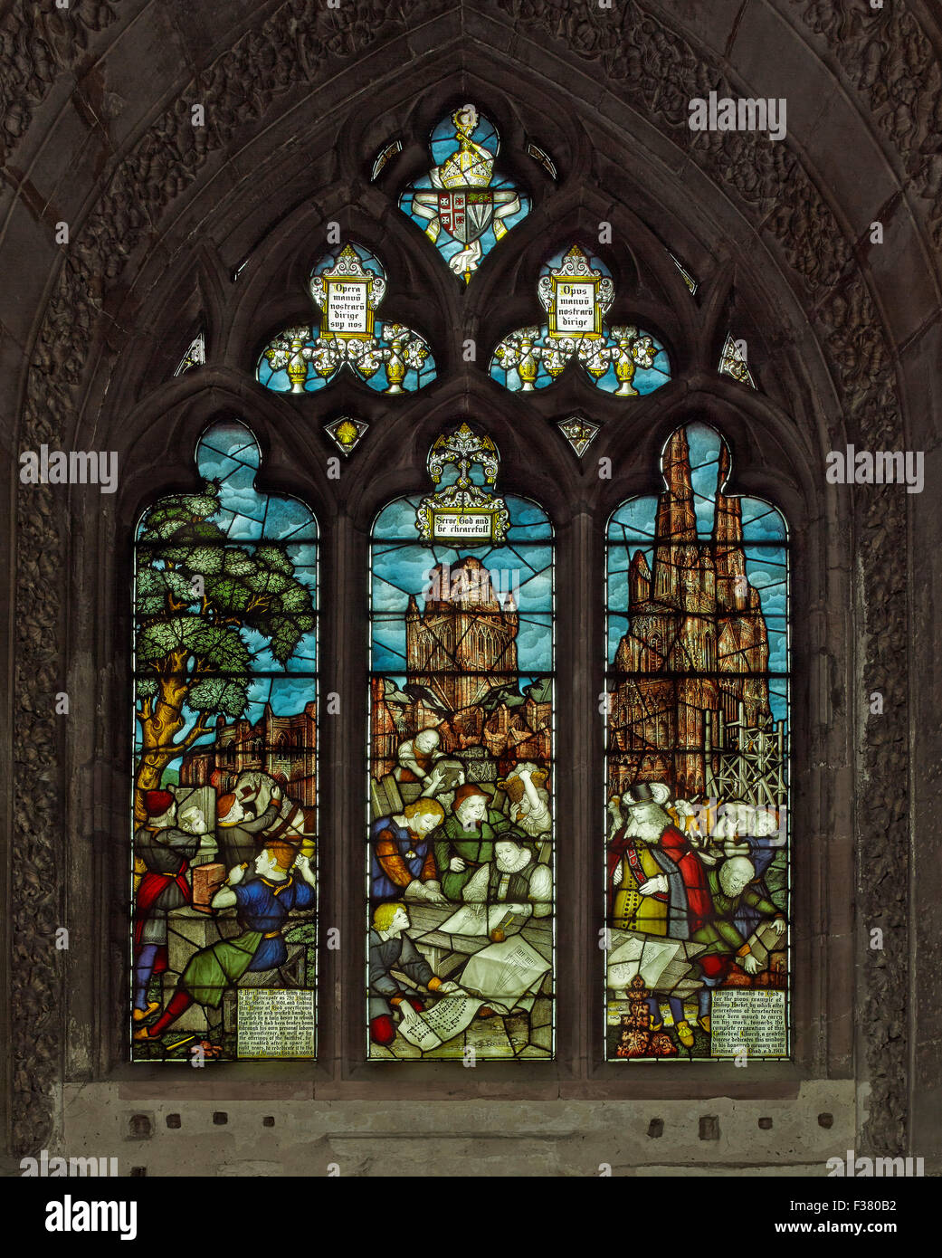 La Cathédrale de Lichfield, choeur sud fenêtre d'allée Banque D'Images