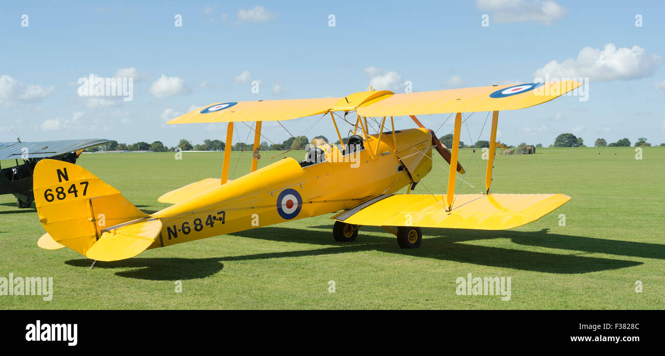 De Havilland DH82A Tiger Moth N-6847 à Sywell biplan aérodrome, Northampton, Angleterre Banque D'Images