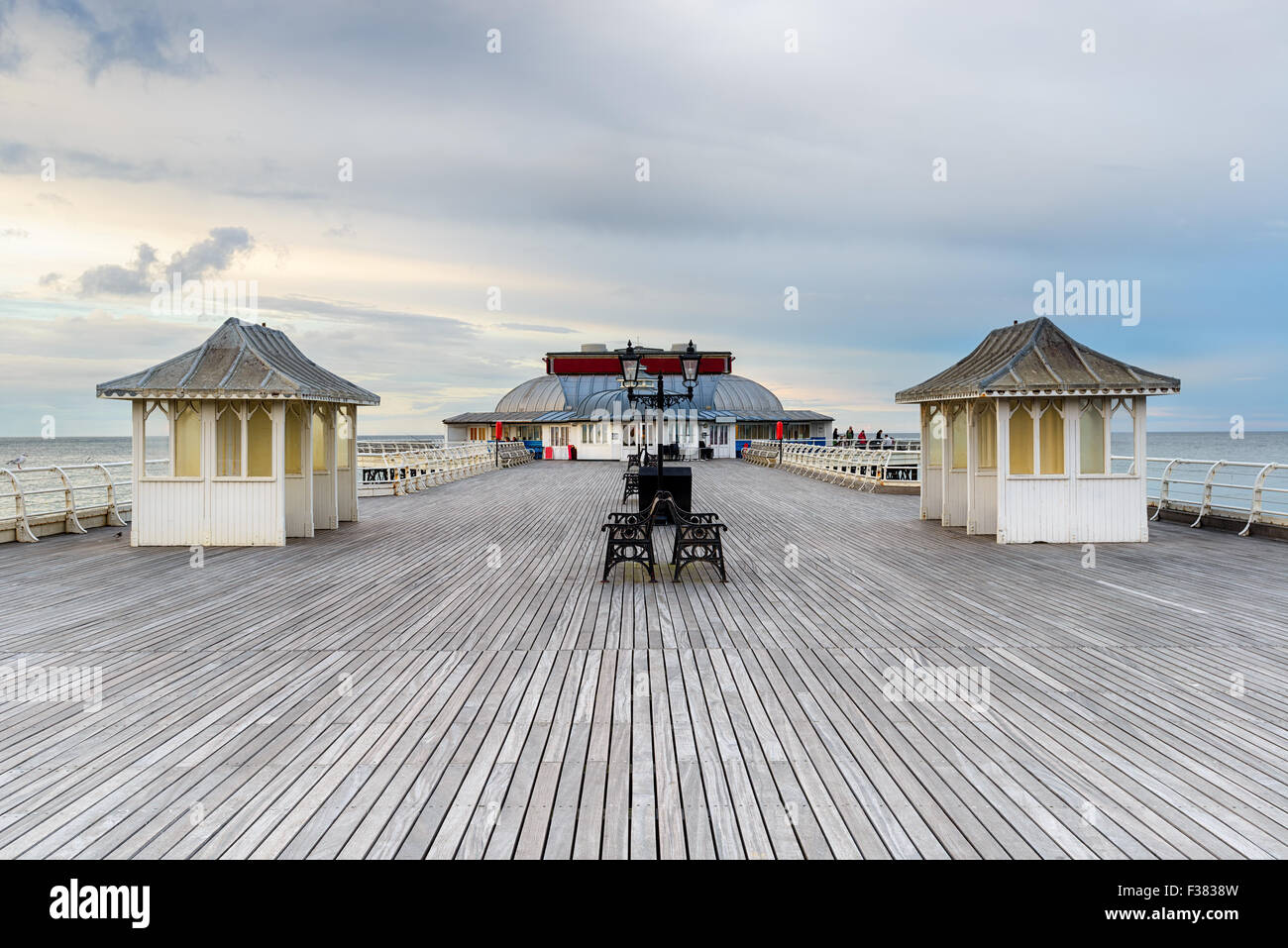 La station balnéaire victorienne jetée de Cromer, sur la côte nord de Norfolk Banque D'Images