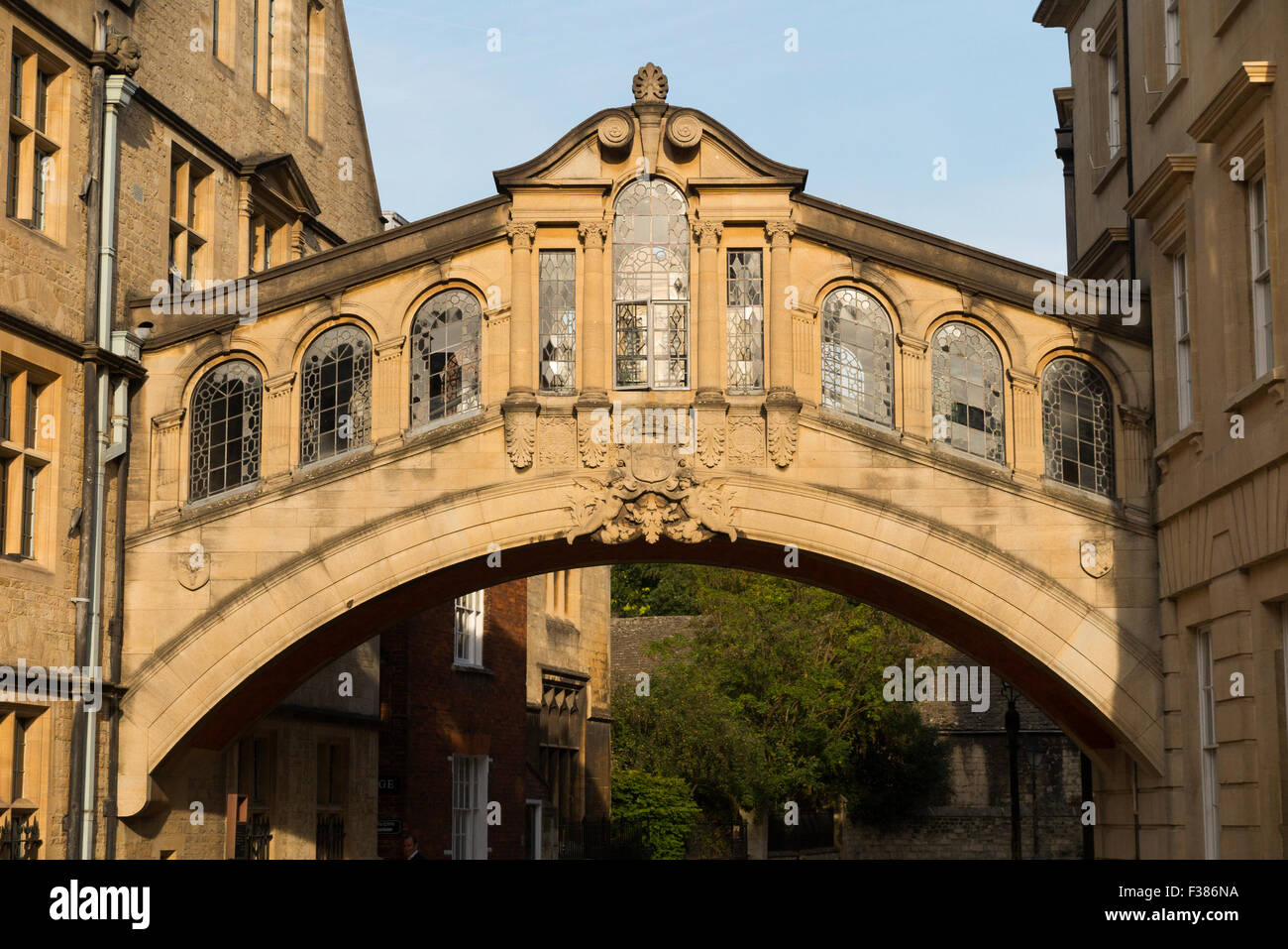 Le Pont de Hertford, populairement connu comme le Pont des Soupirs, New College Lane, Oxford, Oxfordshire, Angleterre. Banque D'Images