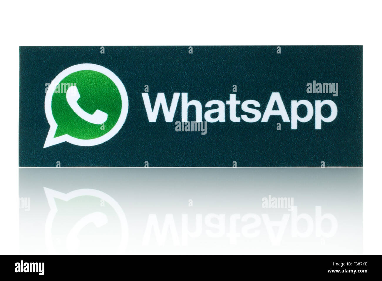 KIEV, UKRAINE - 19 février 2015:WhatsApp Messenger logo imprimé sur papier. Banque D'Images