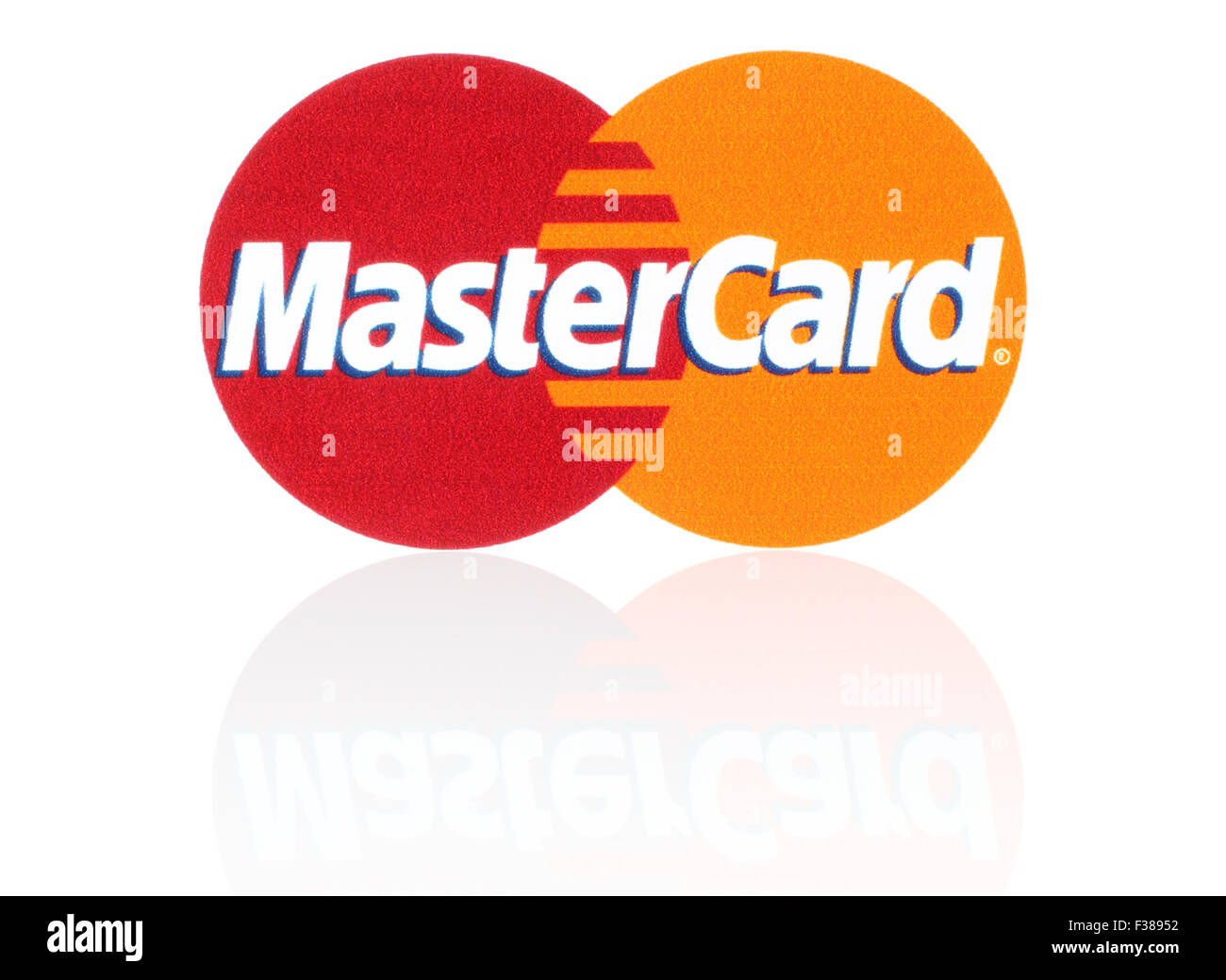 KIEV, UKRAINE - le 21 mars 2015 : Mastercard logo imprimé sur papier et placés sur fond blanc. Banque D'Images