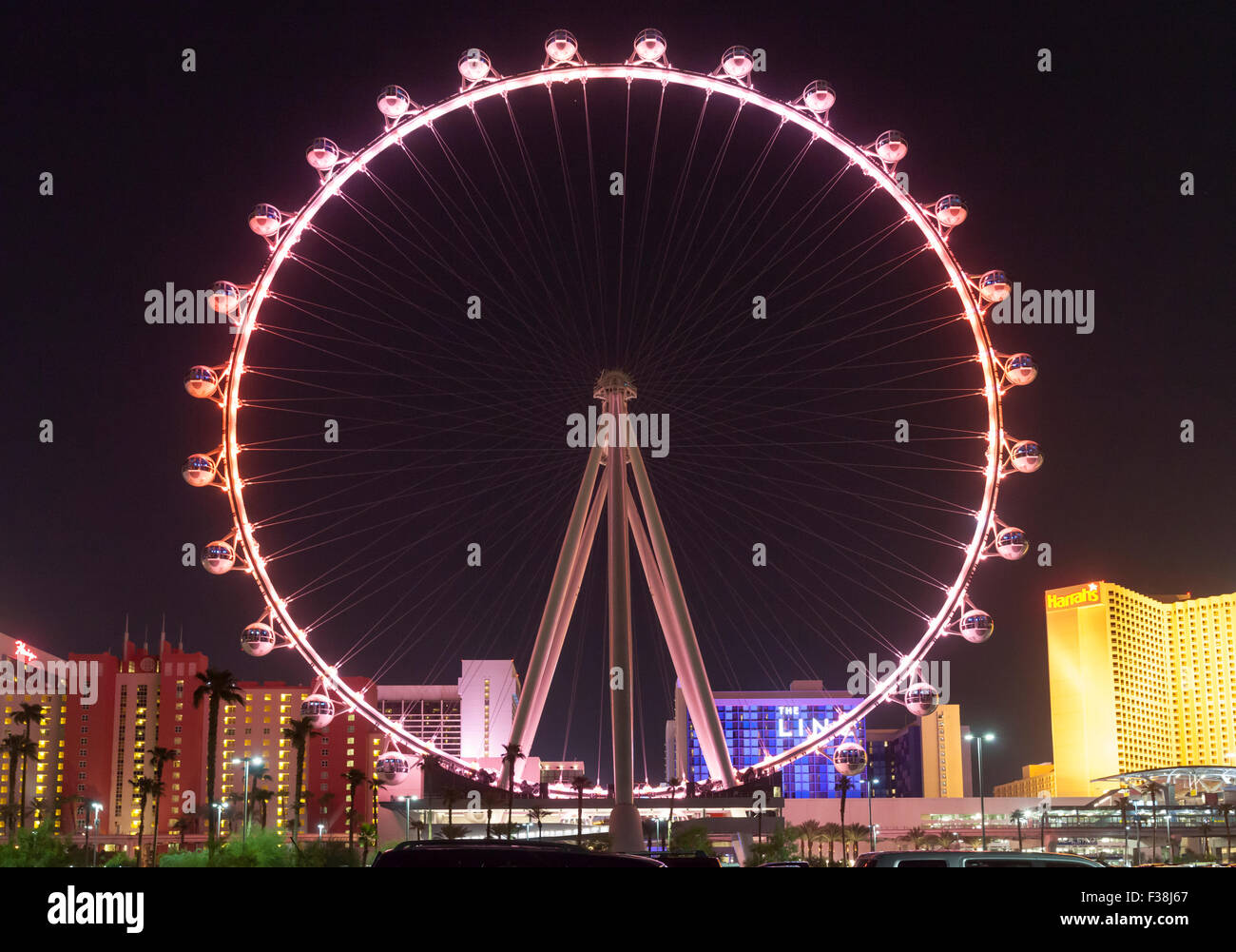 Une vue nocturne de la Grande Roue High Roller à Las Vegas, Nevada. Banque D'Images
