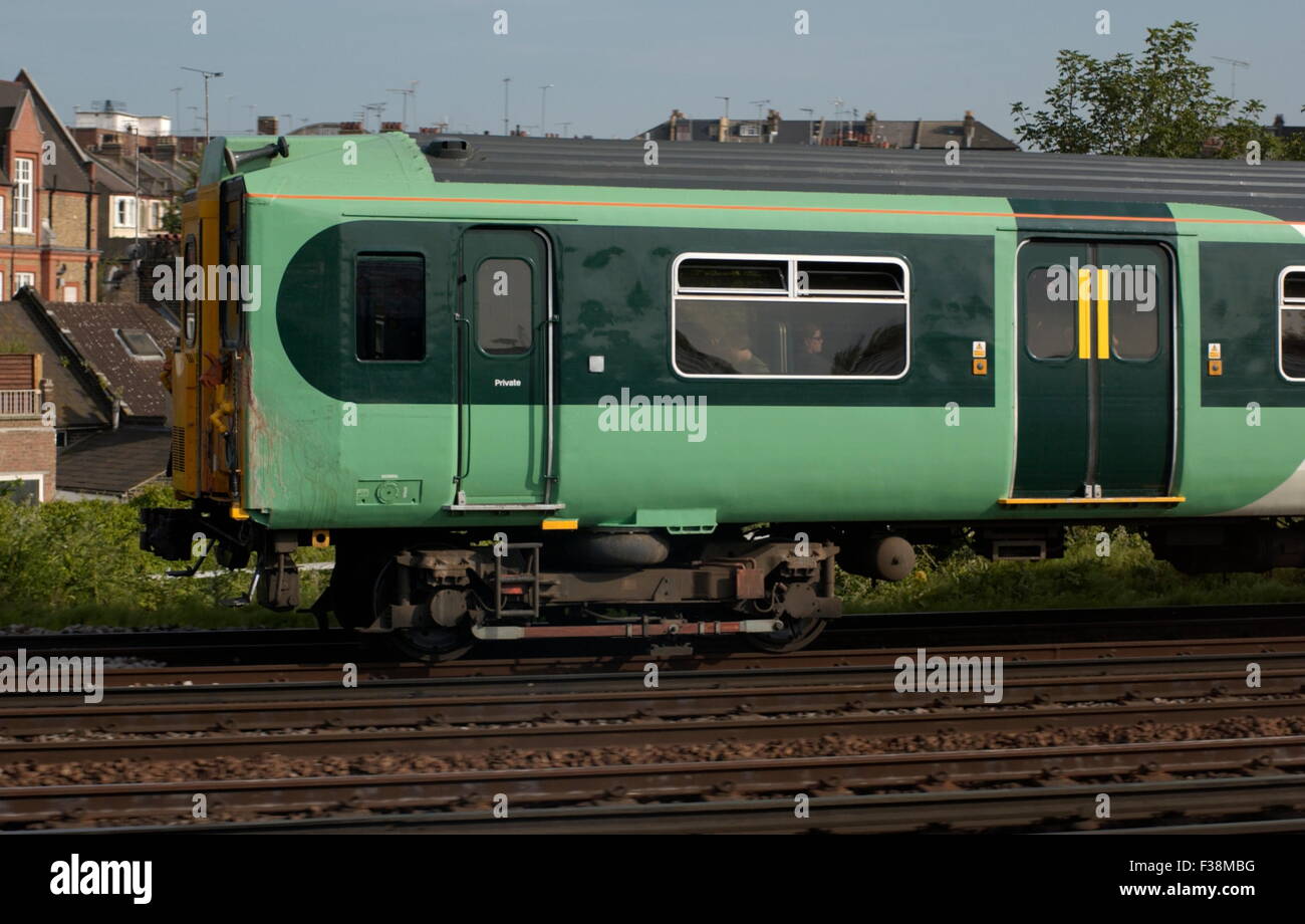 AJAXNETPHOTO - 6 juin 2006 - INJECTION - SOUTHERN RAILWAY TRAINS ROULANT - presque Clapham Junction. PHOTO:JONATHAN EASTLAND/AJAX REF : D60606 1322 Banque D'Images