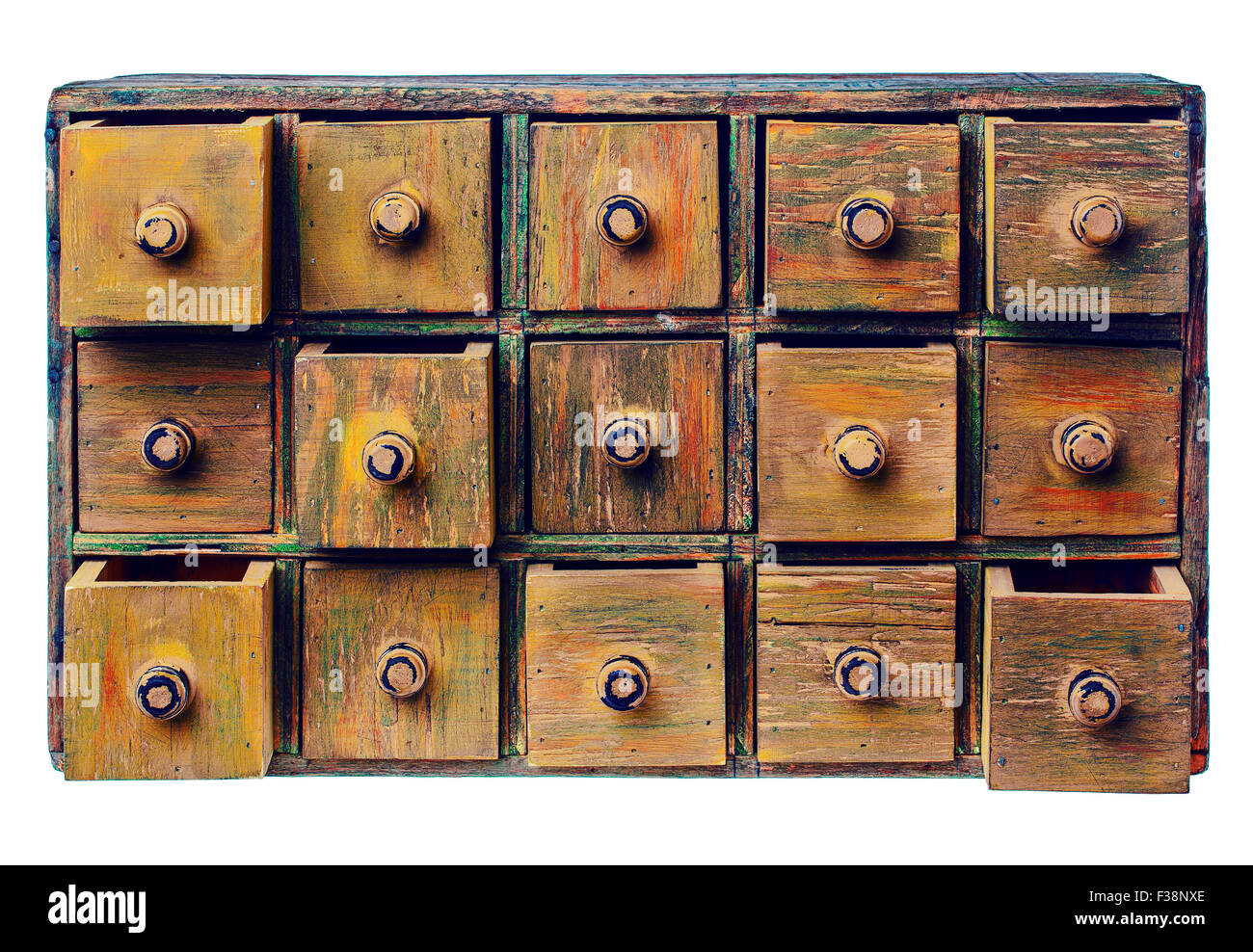 Apothicaire en bois primitive ou catalogue armoire avec tiroirs partiellement ouverte - Stockage et tri concept ou juste retro backgroun Banque D'Images