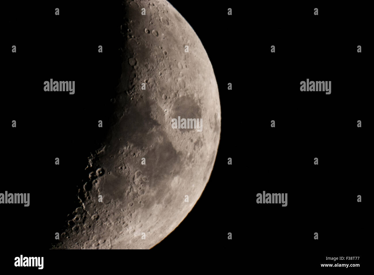 Lune à l'aide d'un Canon 20D monté sur un télescope Meade ETX-125, Banque D'Images