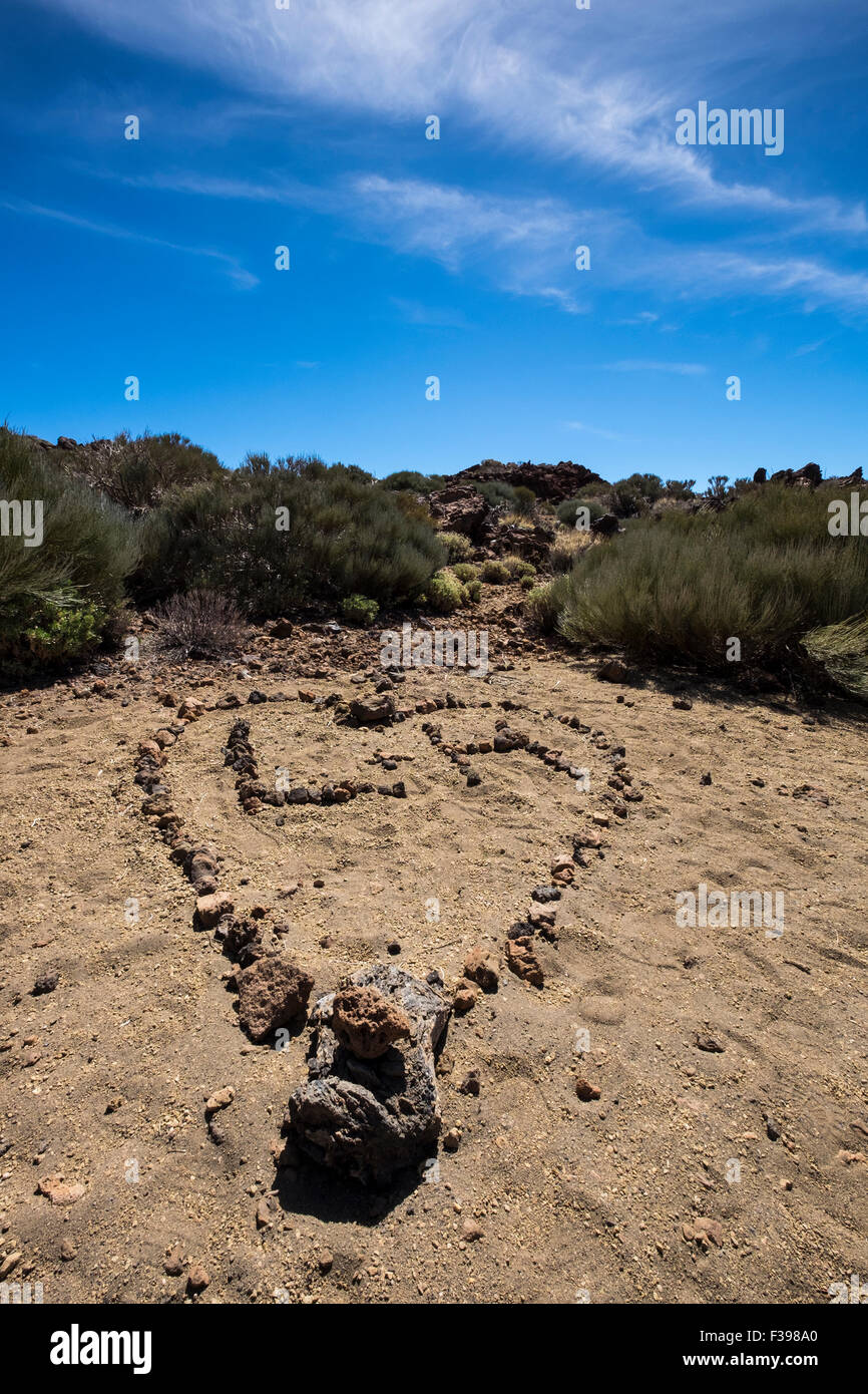 Amour coeur fait avec des pierres et les initiales L et H, dans le parc national de Las Canadas del Teide, Tenerife, Canaries, S Banque D'Images