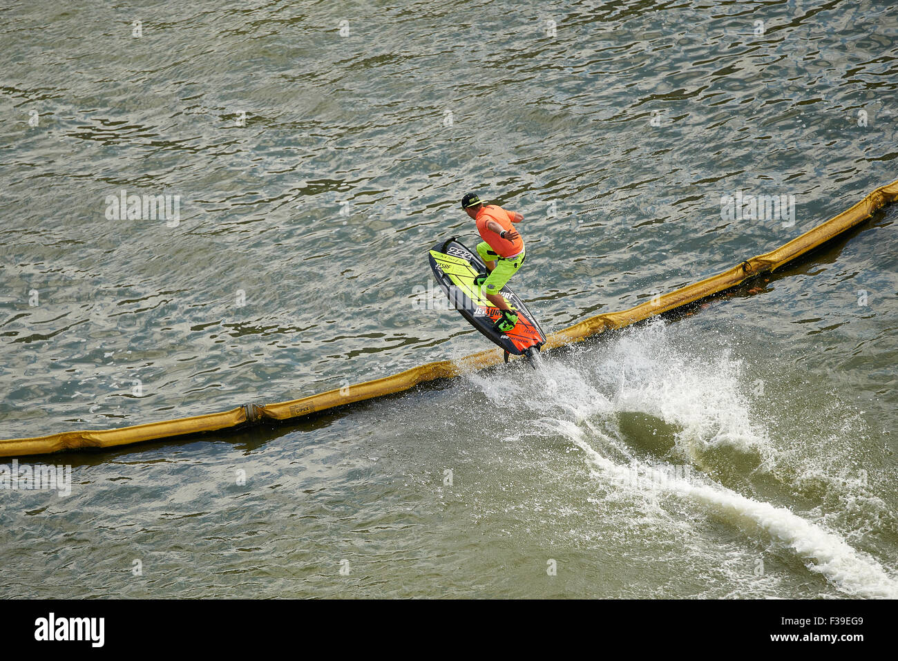 Exposition Jet-Surf dans la Red Bull Cliff Diving, Bilbao, Biscaye, Pays Basque, Espagne, Europe Banque D'Images