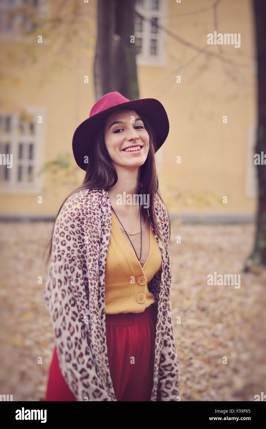 Portrait of a smiling young woman Banque D'Images