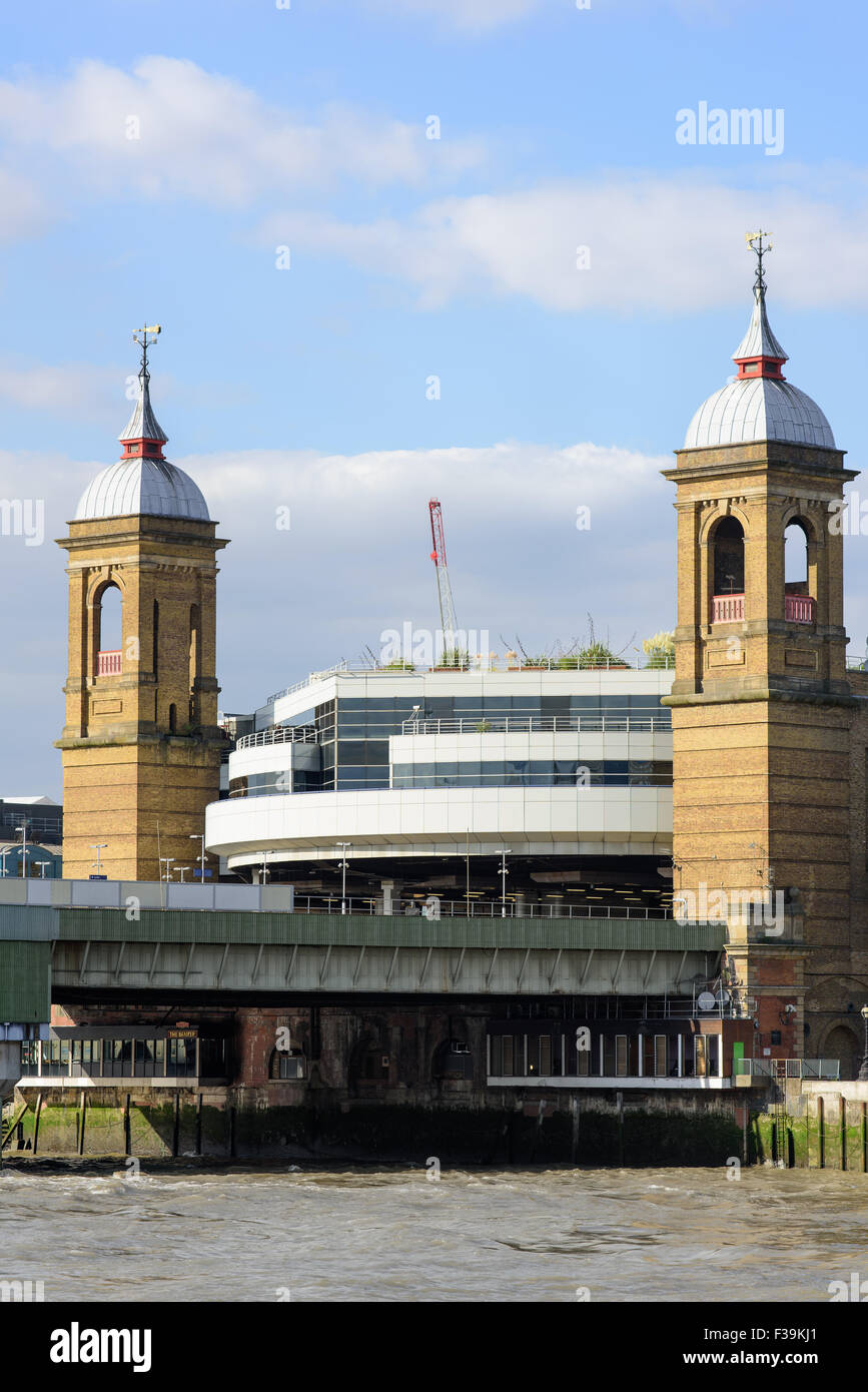 Cannon Street station, l'un des bâtiments emblématiques de cette ligne les rives de la Tamise à Londres, la capitale de l'Angleterre. Banque D'Images