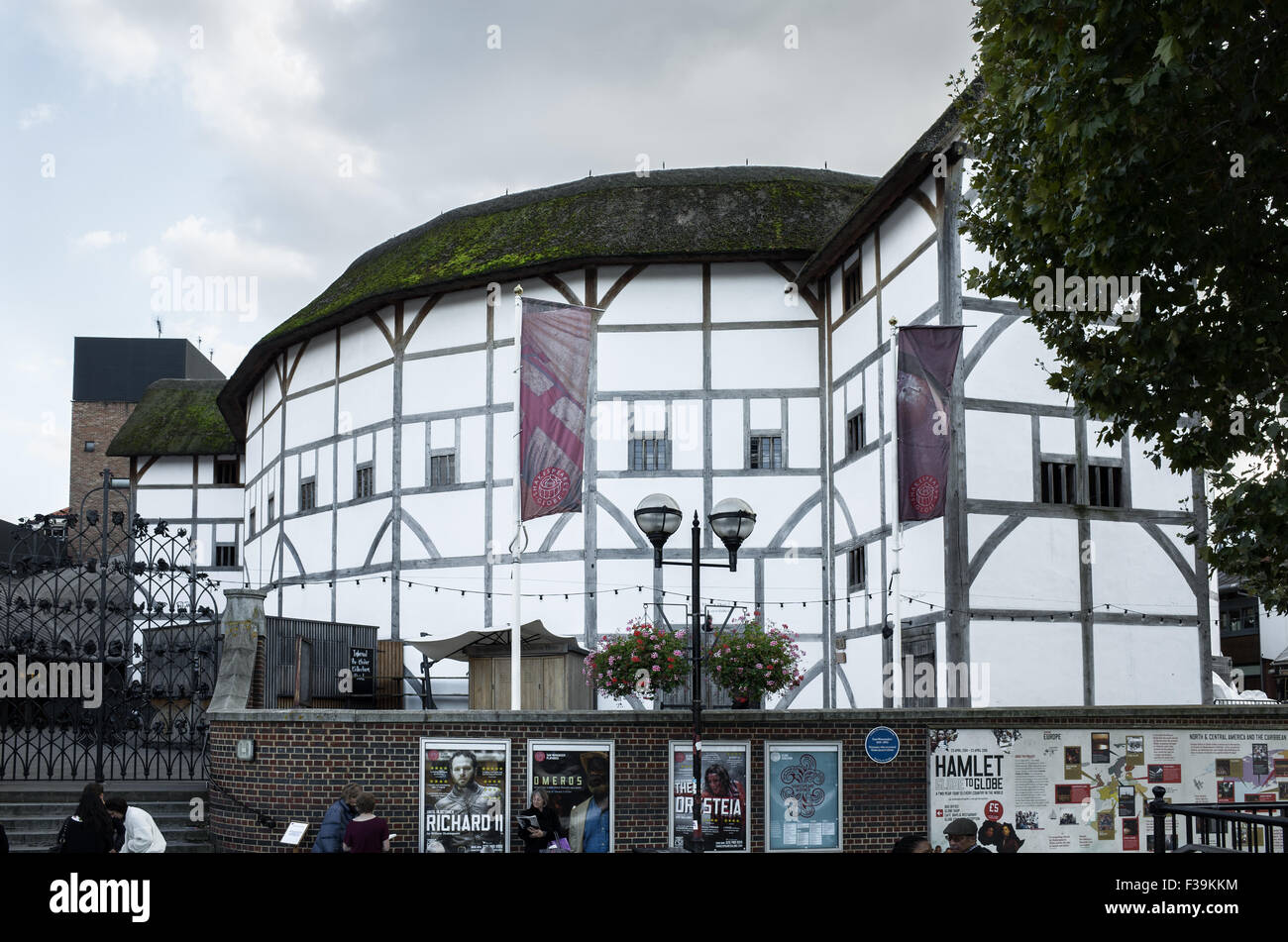 Le Globe Theatre, Londres, l'un des bâtiments emblématiques de cette ligne les rives de la Tamise à Londres. Banque D'Images