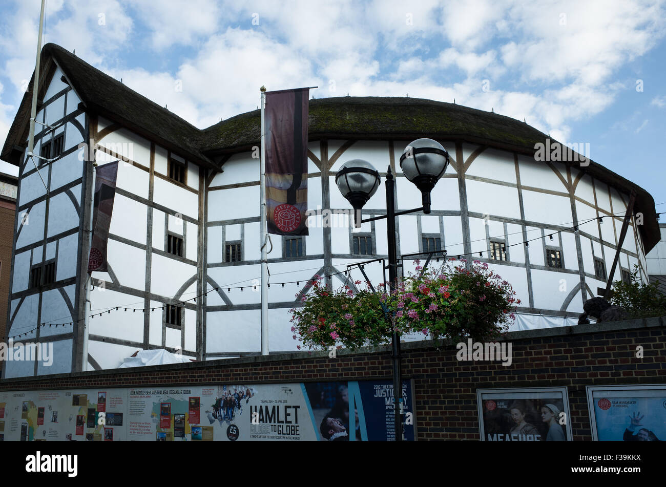 Le Globe Theatre, Londres, l'un des bâtiments emblématiques de cette ligne les rives de la Tamise à Londres. Banque D'Images