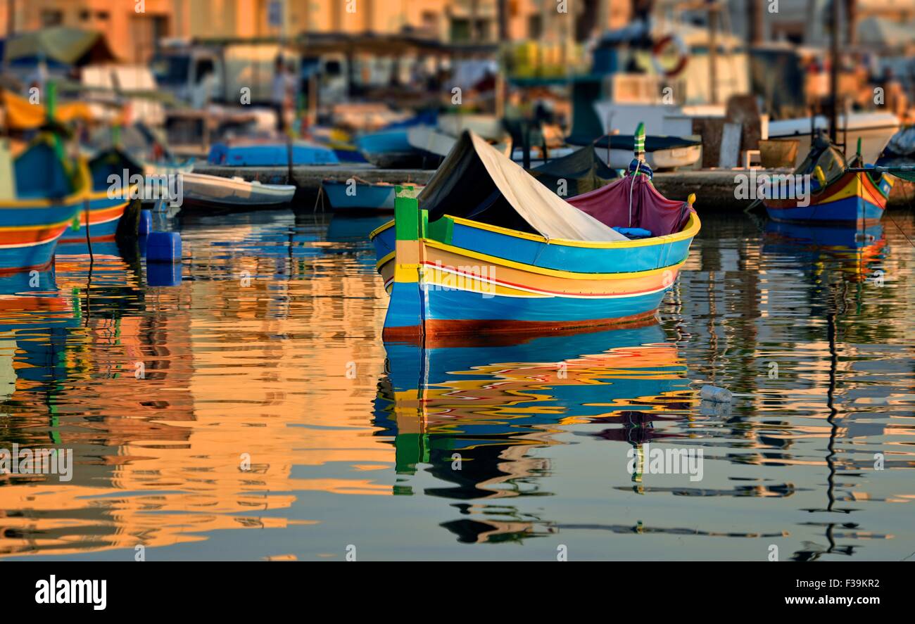 Maltese fishing boats Banque de photographies et d’images à haute ...