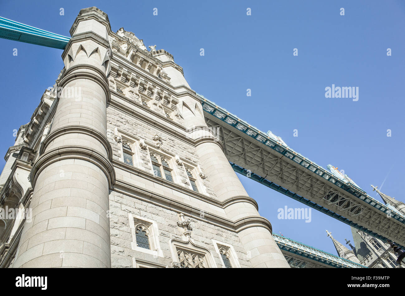 Tower Bridge, Londres, l'un des bâtiments emblématiques de cette ligne les rives de la Tamise à Londres, la capitale de l'Angleterre. Banque D'Images