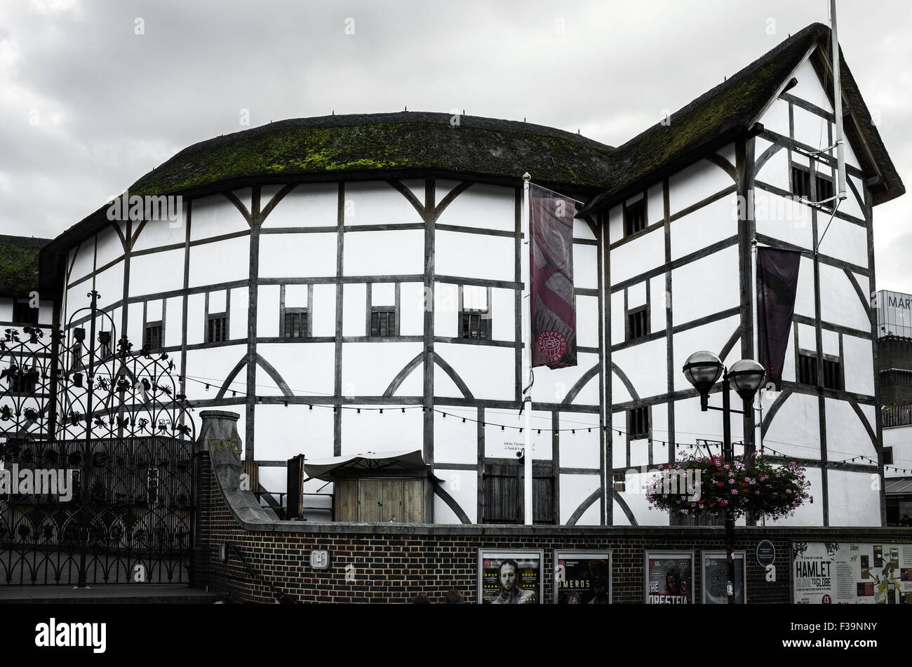 Le Globe Theatre, Londres, l'un des bâtiments emblématiques de cette ligne les rives de la Tamise à Londres. Banque D'Images