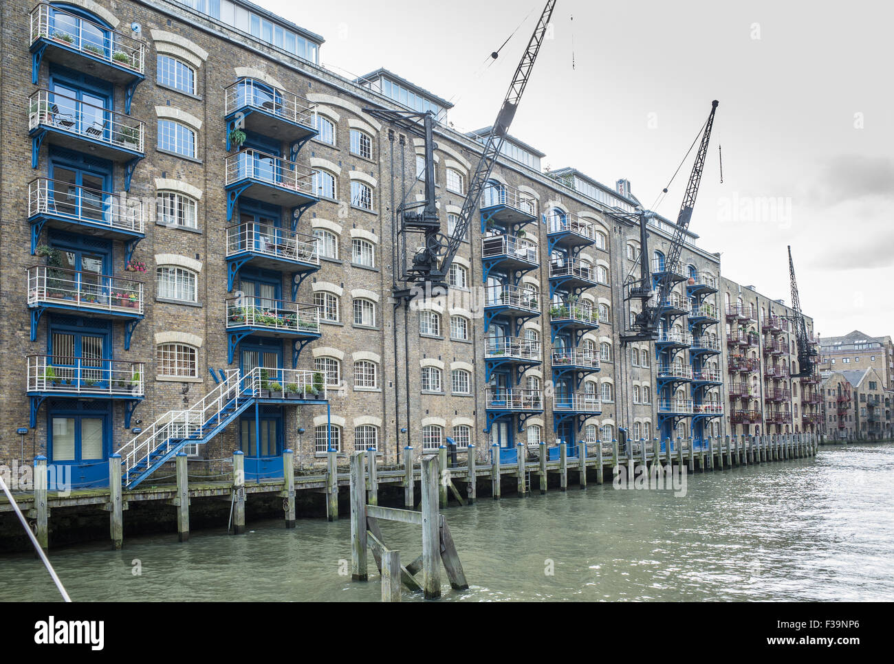 Nouveau quai de Concordia, Londres, l'un des bâtiments emblématiques de cette ligne les rives de la Tamise à Londres. Banque D'Images