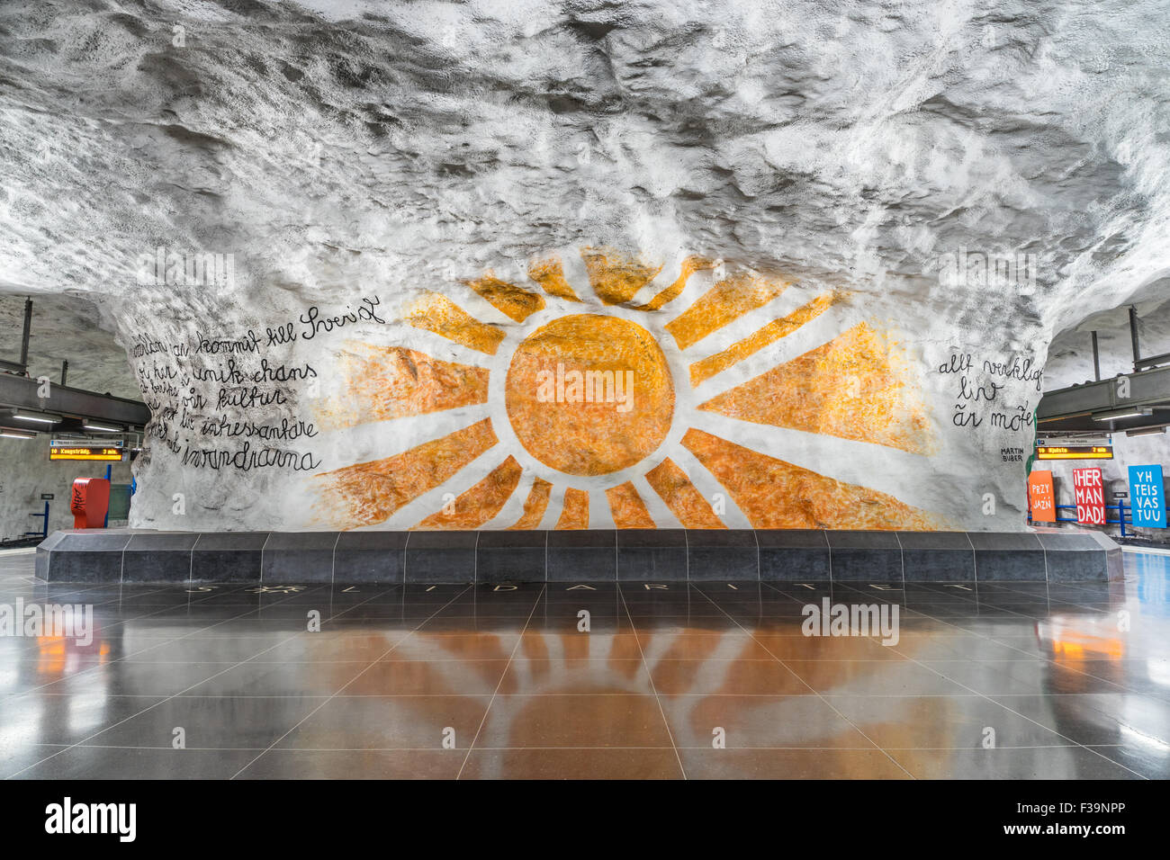 À l'intérieur de la station de métro Tensta à Stockholm Tunnelbana Banque D'Images