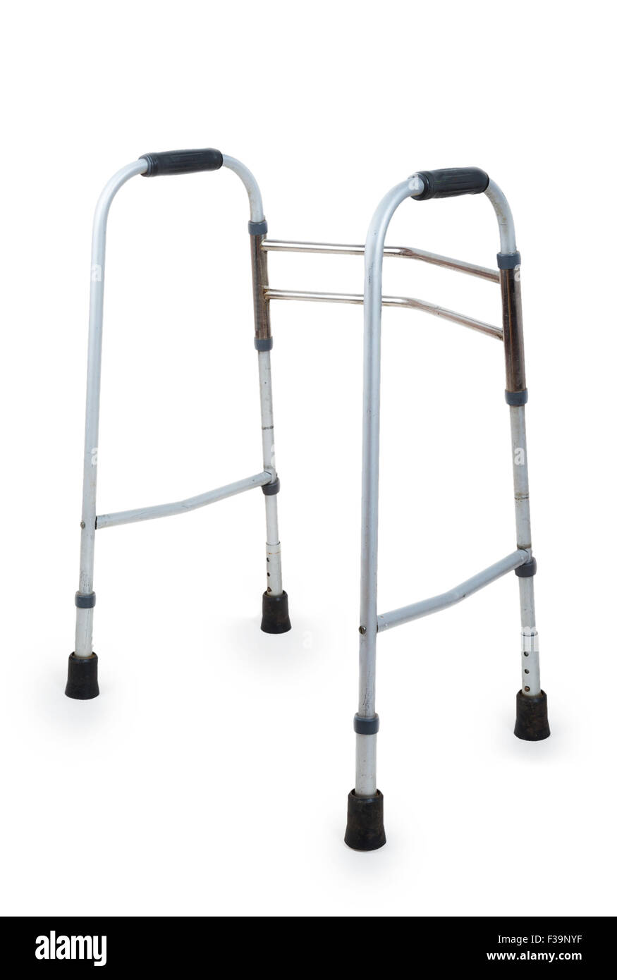 Metal walker isolé sur fond blanc Banque D'Images