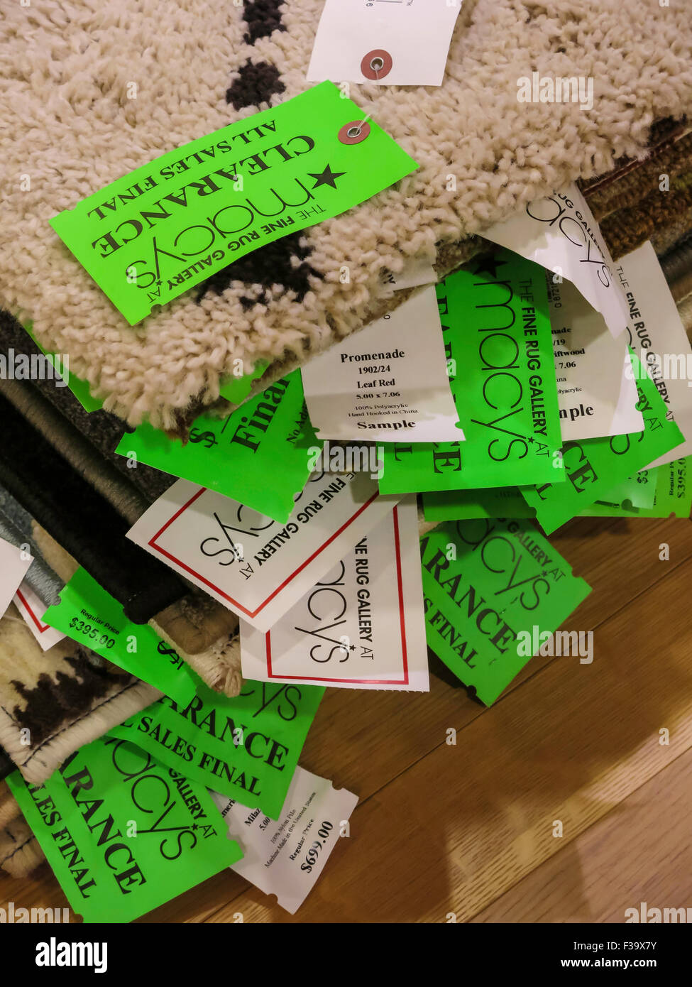 Vente de liquidation de tapis, du grand magasin Macy's Herald Square, New York, USA, Banque D'Images
