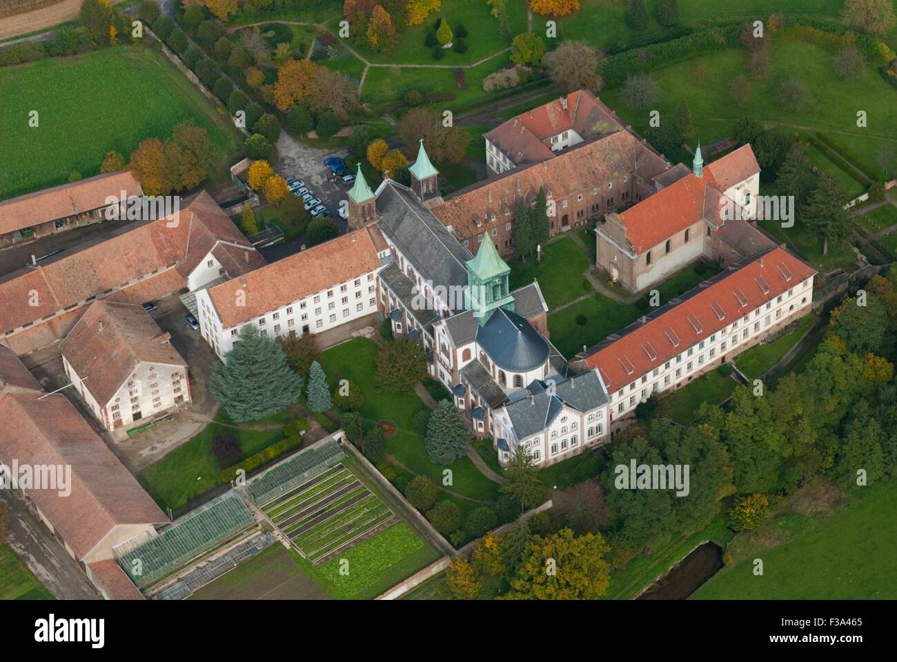 France, Haut Rhin (68), Reiningue, abbaye notre-Dame d'Oelenberg, monastère de moines cisterciens trappistes (vue aérienne) Banque D'Images