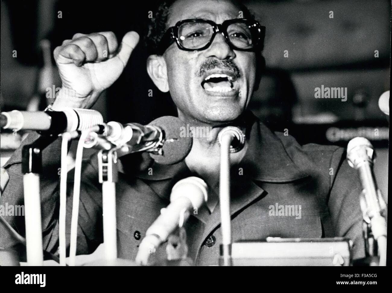 26 déc 1975 - L'Egypte Sadat : Anwar El-Sadate, Président de République Arabe d'Égypte à la Conférence de l'OUA à Monrovia, au Libéria. Credit : Camerapix. © Keystone Photos USA/ZUMAPRESS.com/Alamy Live News Banque D'Images