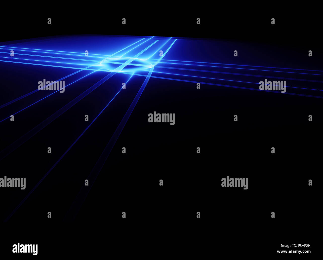 Faisceaux laser bleu sur fond noir Banque D'Images