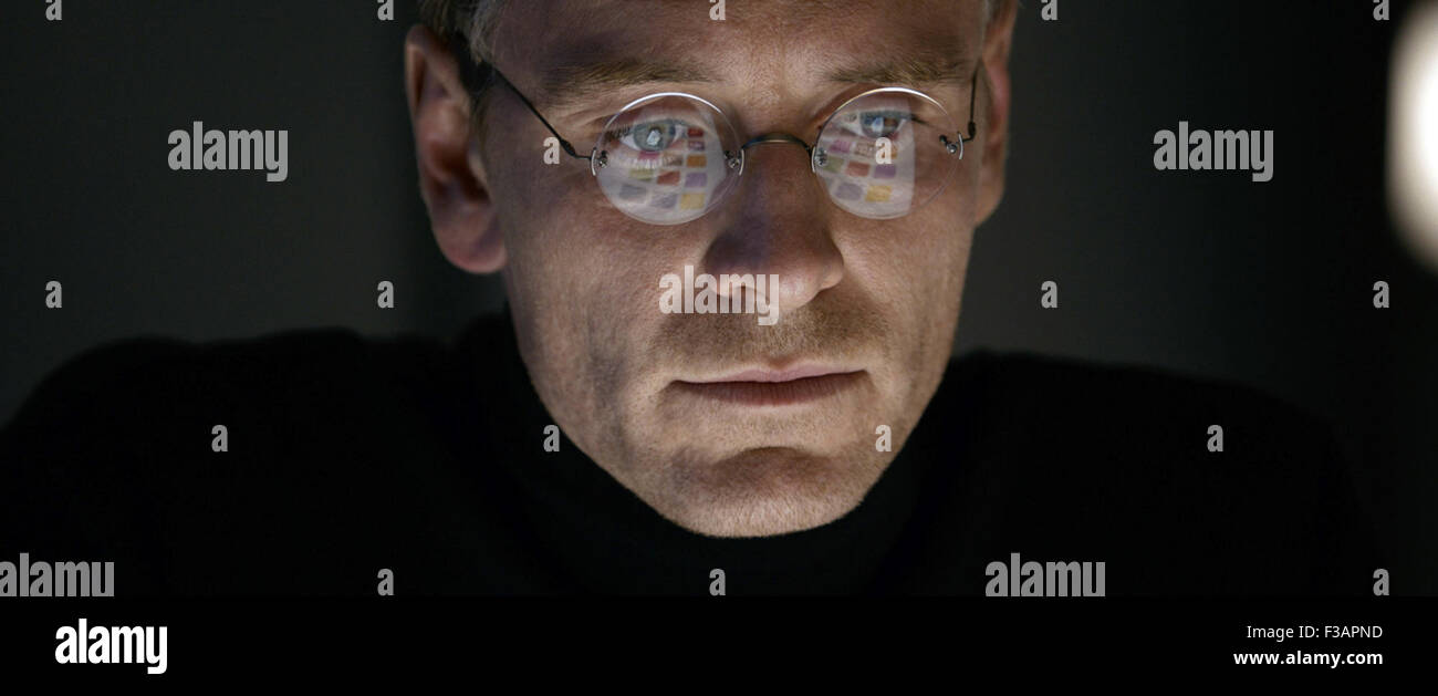 Steve Jobs est un film biographique américain 2015 basée sur la vie d'Apple Inc. co-fondateur Steve Jobs, avec Michael Fassbender dans le rôle titre. Cette photo est pour un usage éditorial uniquement et est l'auteur de la société film et/ou le photographe attribué par le film ou la société de production et ne peut être reproduite que par des publications dans le cadre de la promotion du film ci-dessus. Un crédit obligatoire pour l'entreprise de film est nécessaire. Le photographe devrait également être portés lorsqu'il est connu. Banque D'Images