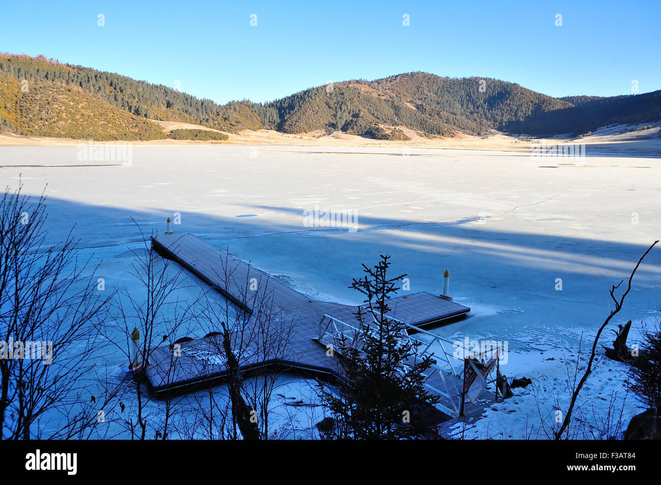 Pudacuo lac gelé en Chine Banque D'Images