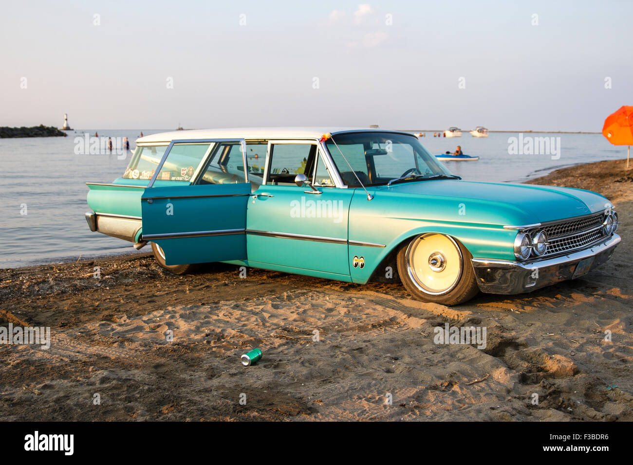 Beach Location de Voiture familiale Banque D'Images