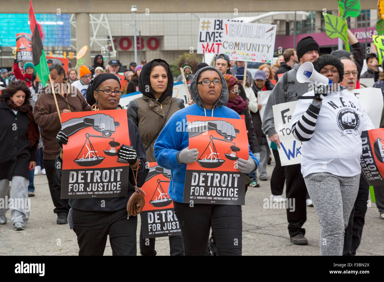 Le Detroit de Mars pour la Justice, qui a réuni des personnes concernées par l'environnement, de la justice raciale, et des questions similaires. Banque D'Images