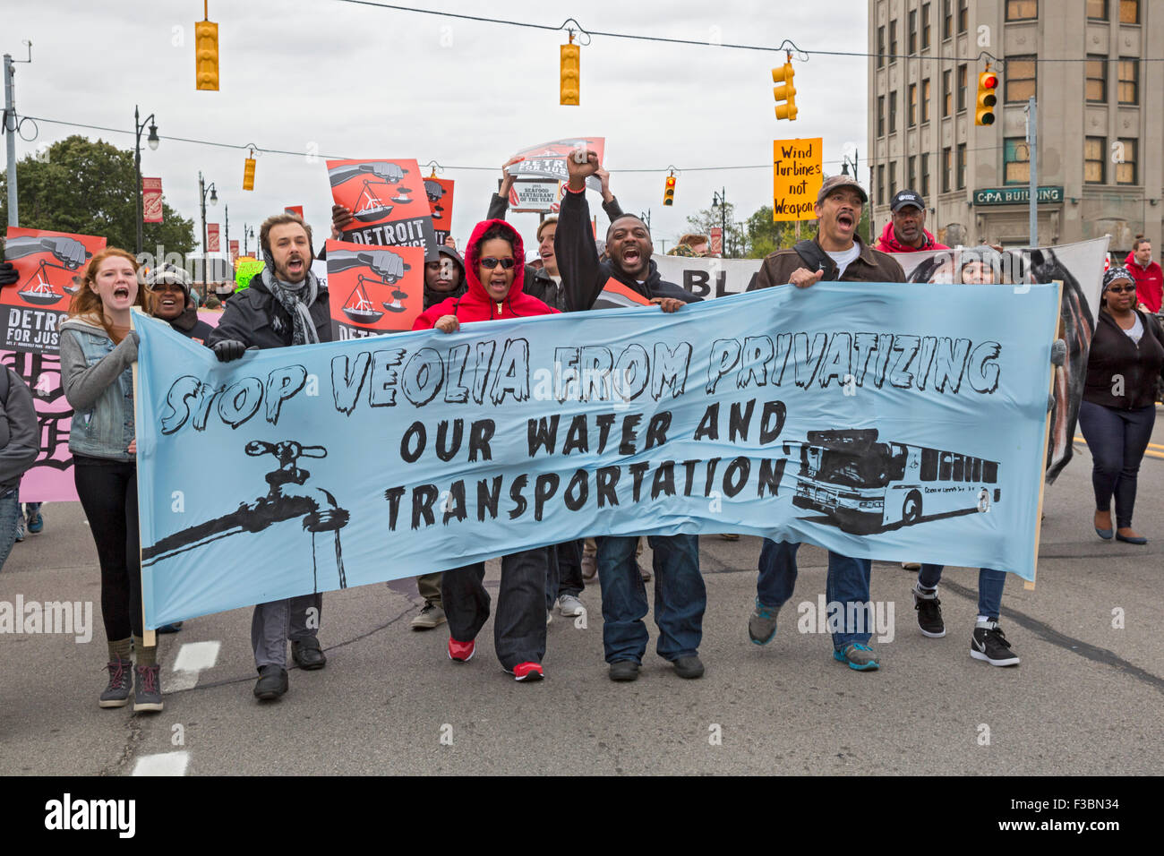 Le Detroit de Mars pour la Justice, qui a réuni des personnes concernées par l'environnement, de la justice raciale, et des questions similaires. Banque D'Images